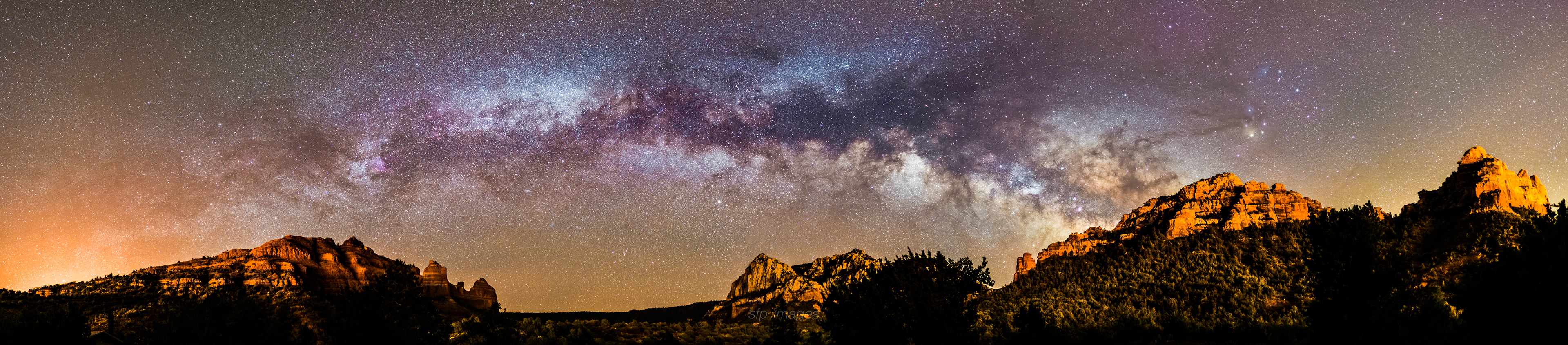 Made from 20 light frames by Starry Landscape Stacker 1.8.0.  Algorithm: Min Horizon Star Dupe