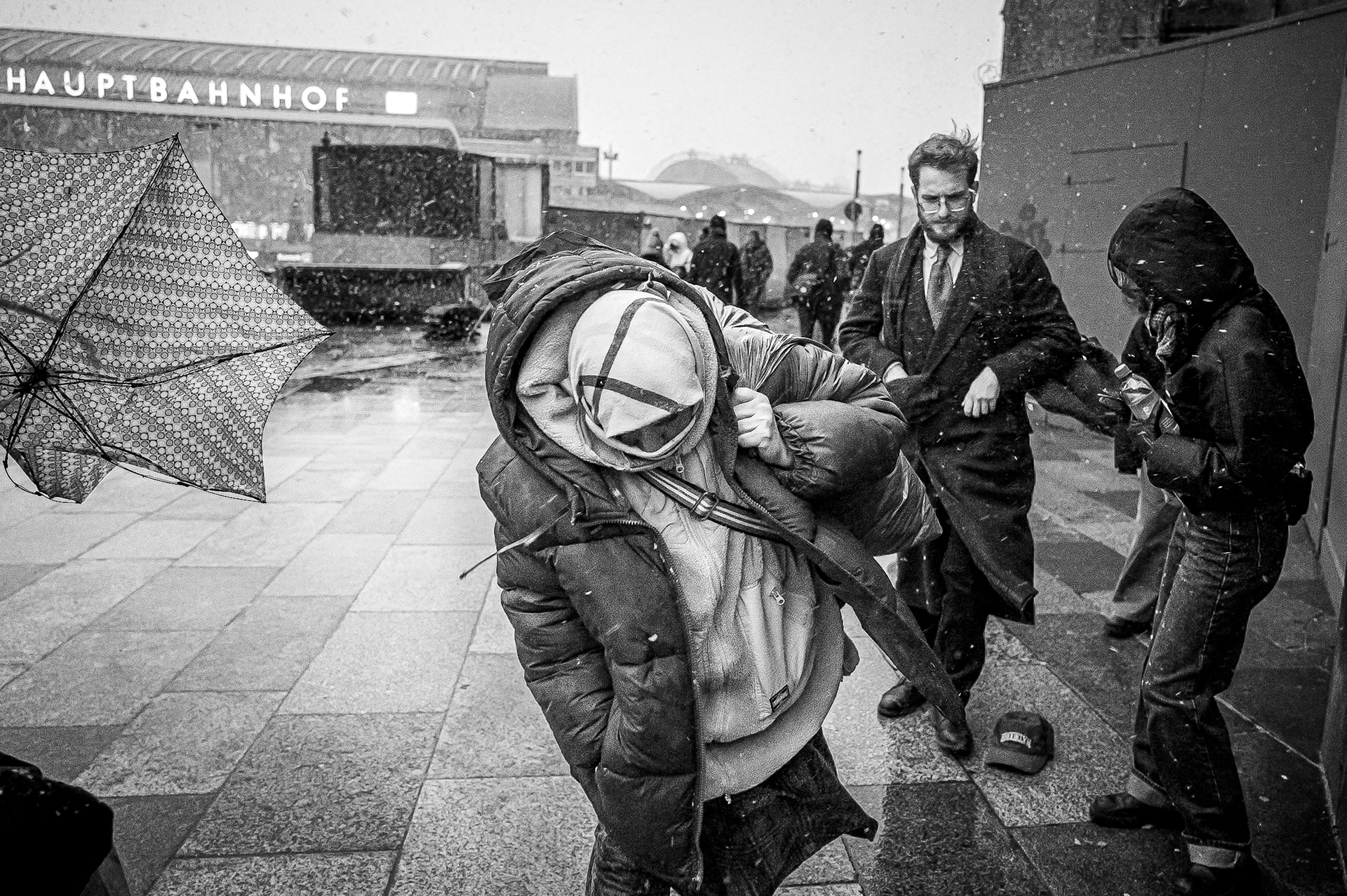 street photography  Cologne Leica witer candid