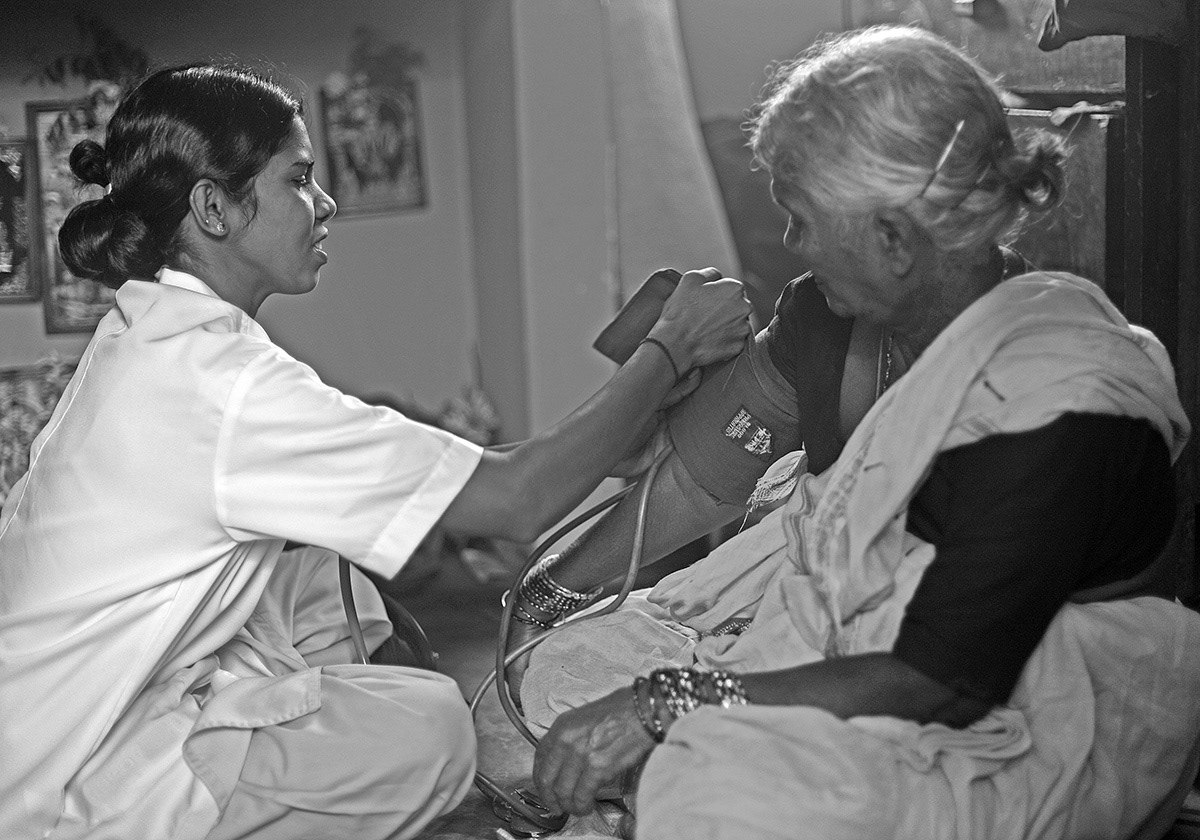 Pushpamma (76) lived completely alone and had no family to help her during her last days. She depended on a nearby temple and the kindness of her neighbours for some food and shelter. The home care was the only medical aid that she received during this time.