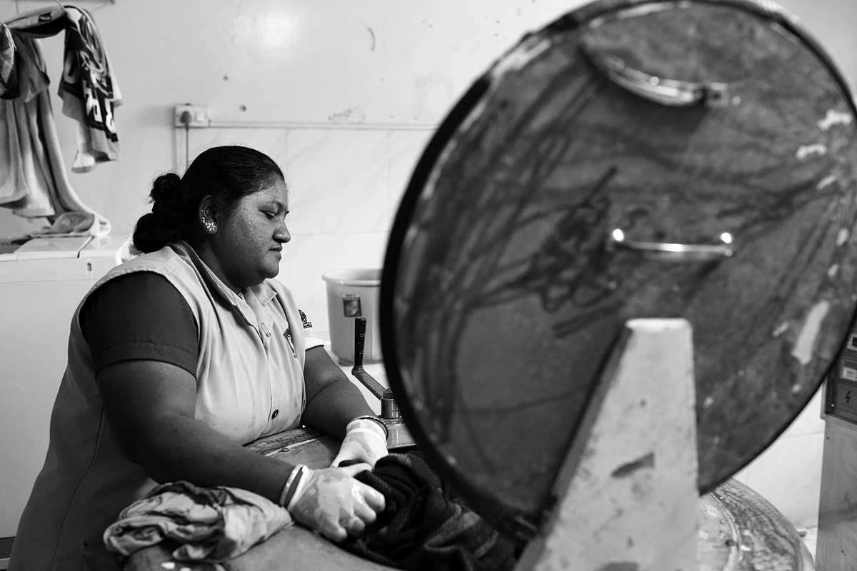 Laundry might seem minor in the larger scheme of things, but Rosemary (45) in the housekeeping team has tackled the vast quantities for 11 years now. Providing clean bedding and clothing is an essential part of palliative care and it’s woman power that keeps the never ending laundry cycles moving.