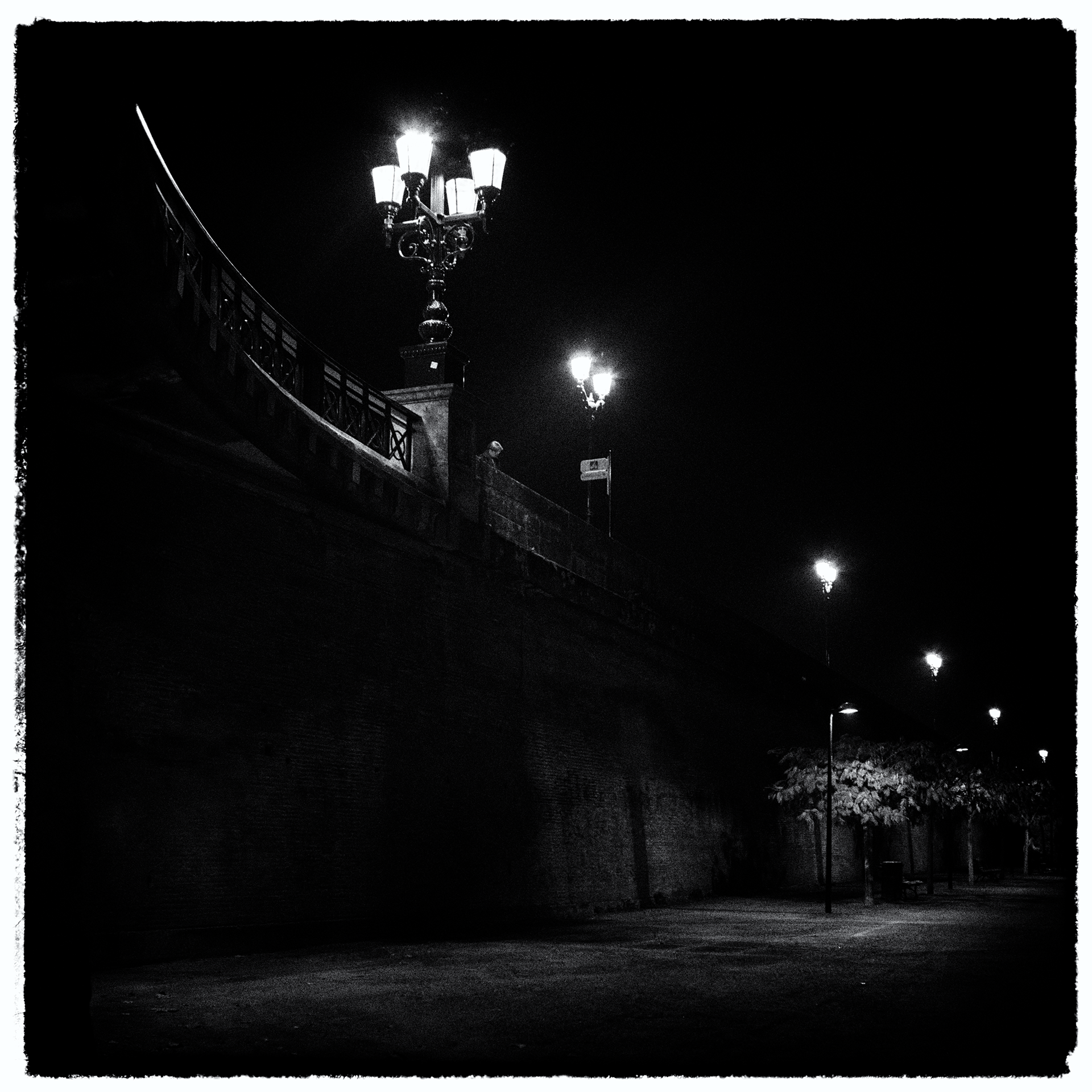 Sur l'écran noir de mes nuits Blanches Bordeaux Laoma.Photography 老马