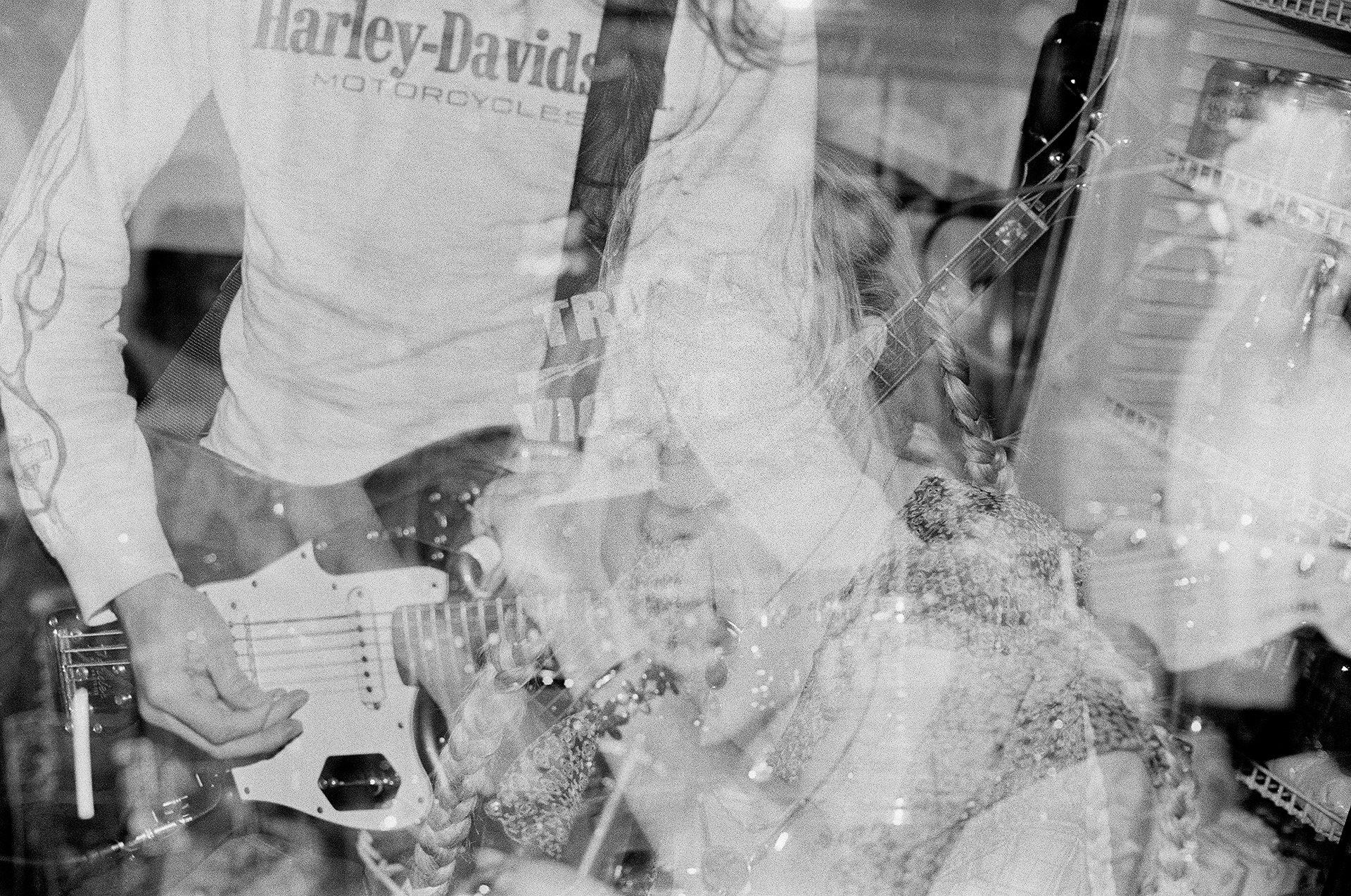 LIVE @ HOUNDSTOOTH 
