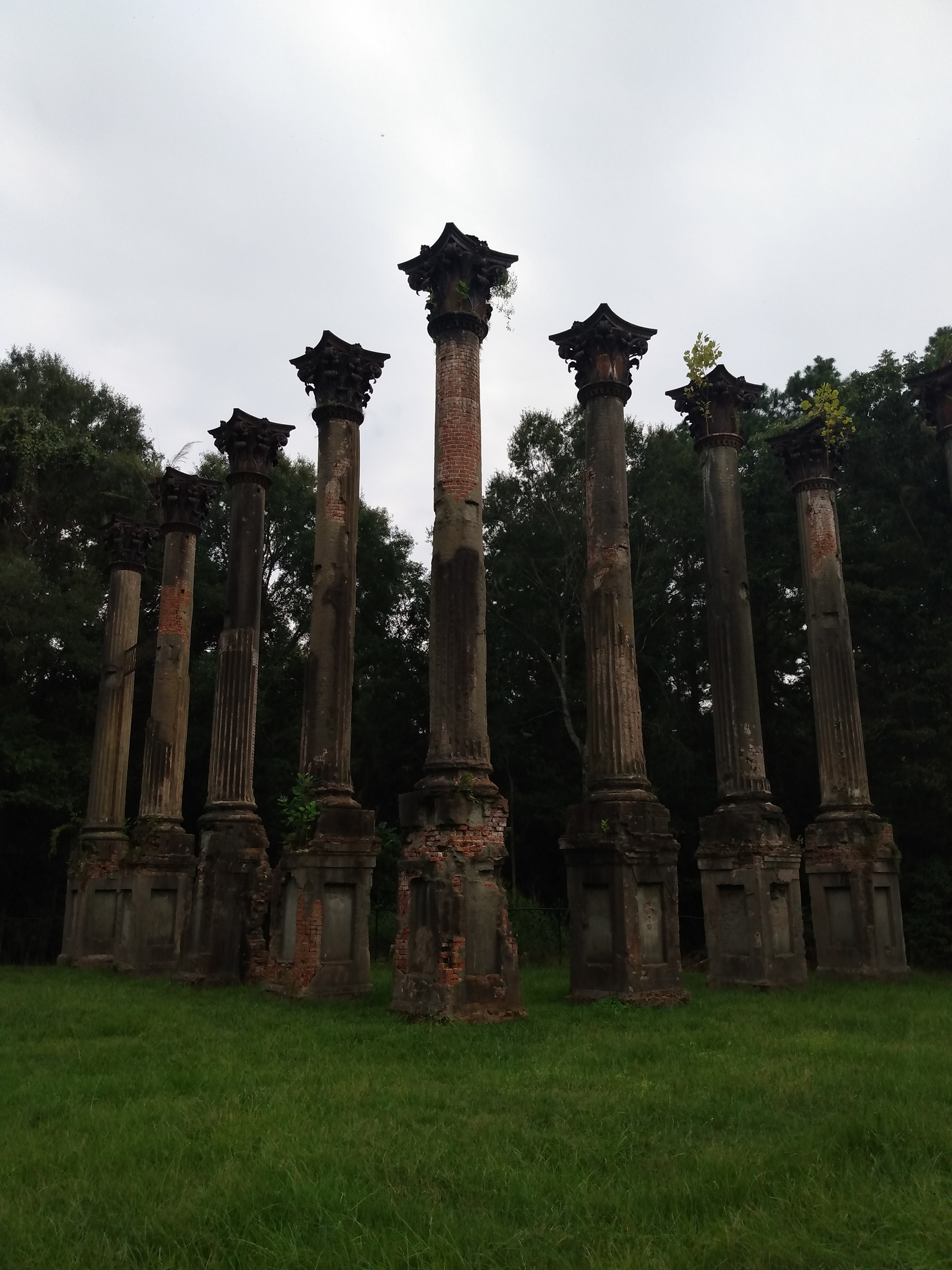 Photo of the Windsor Ruins near Port Gibson, Claiborne County, MS
