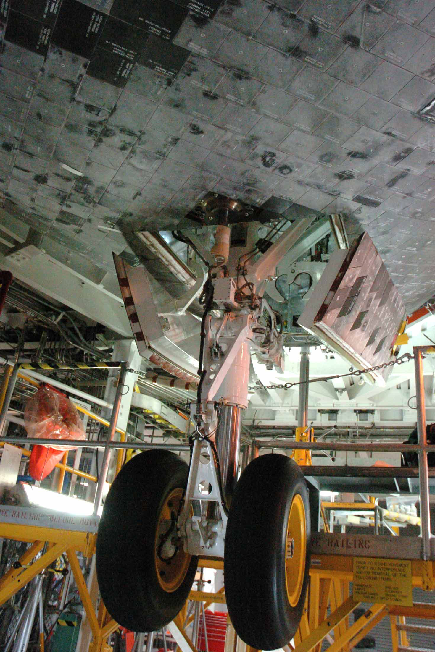Atlantis landing gear
