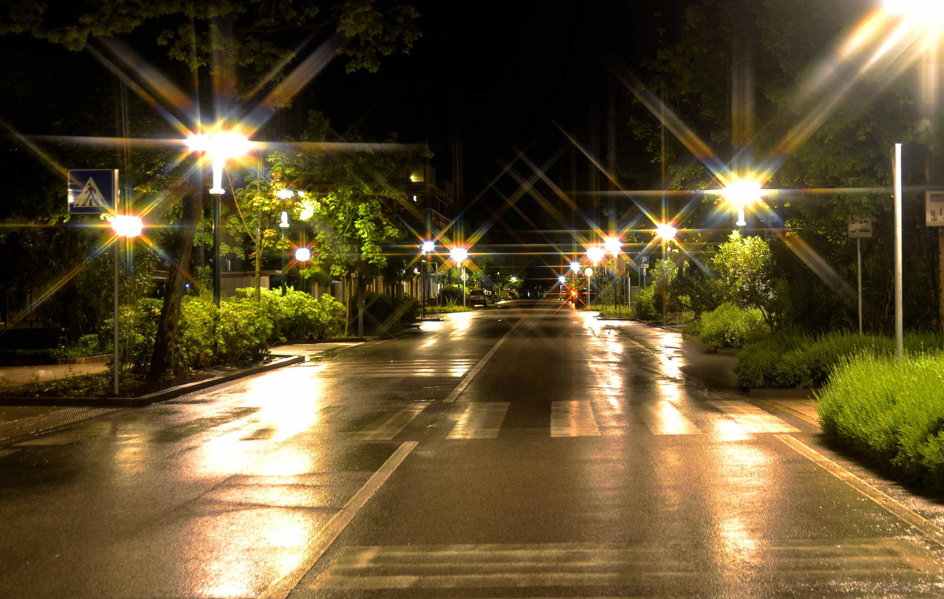Lido Street Scene