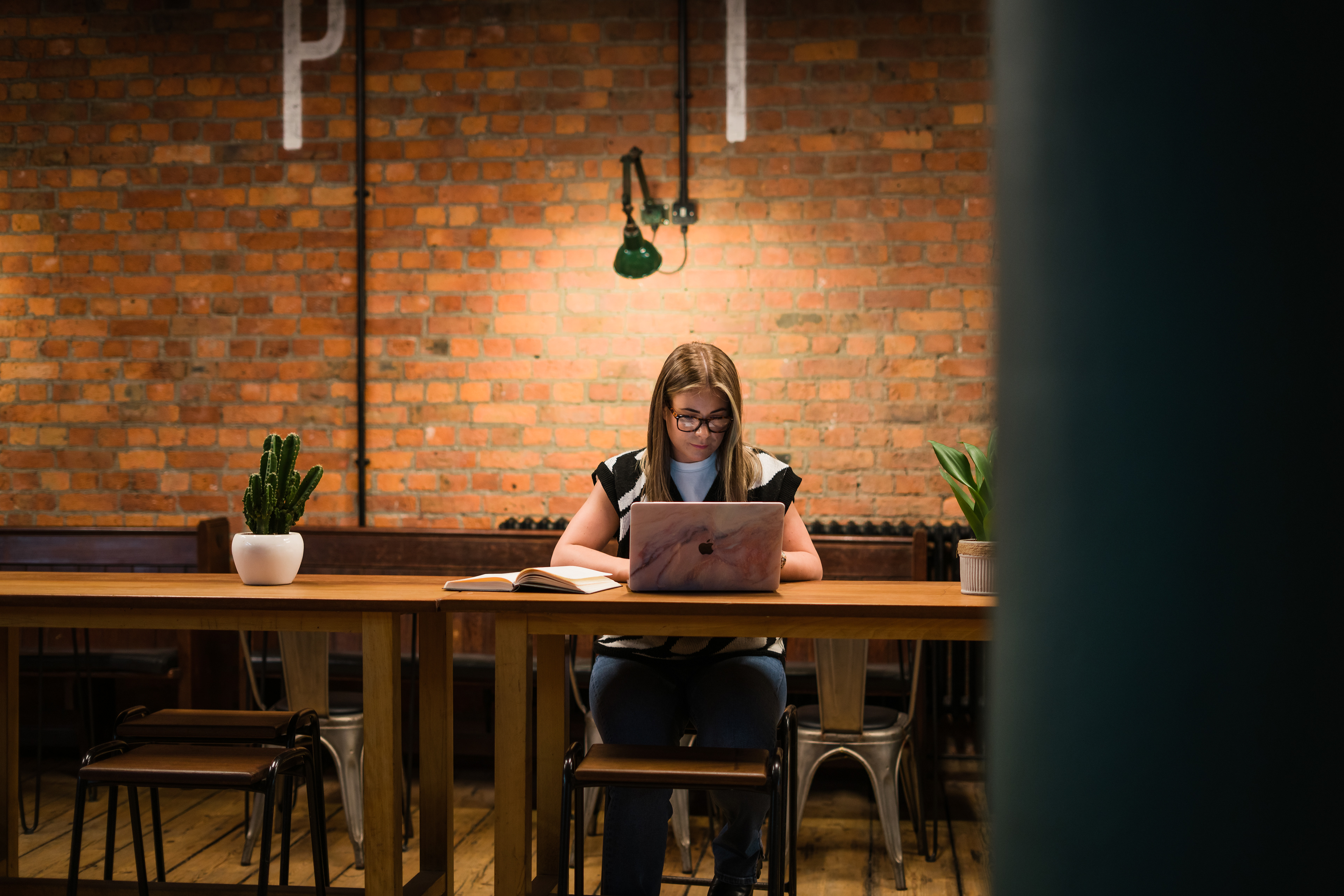 Alex | Ultimate Agency