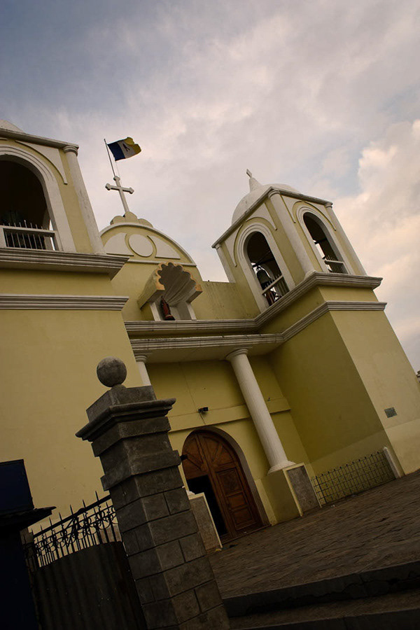 (c) 2009 por Maynor Estuardo Estrada. Usada con Permiso