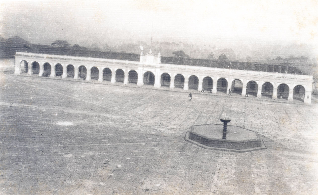 Plaza central de San Martín Jilotepeque. Fototeca CIRMA. Tomada por Juan María Ávalos Paredes