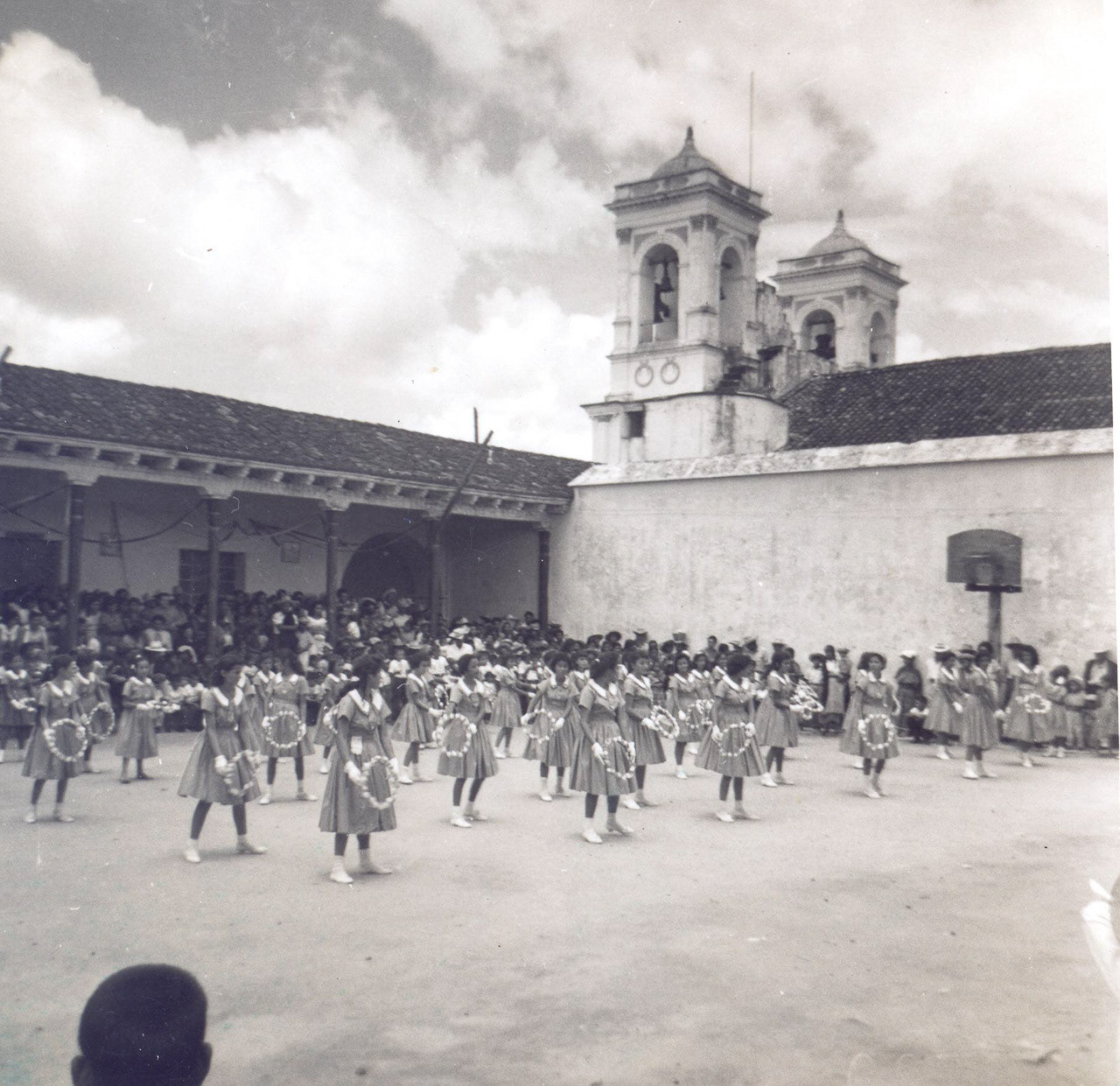 Escuela de Niñas Julia Ordóñez. Fototeca CIRMA. Tomada por Juan María Ávalos Paredes