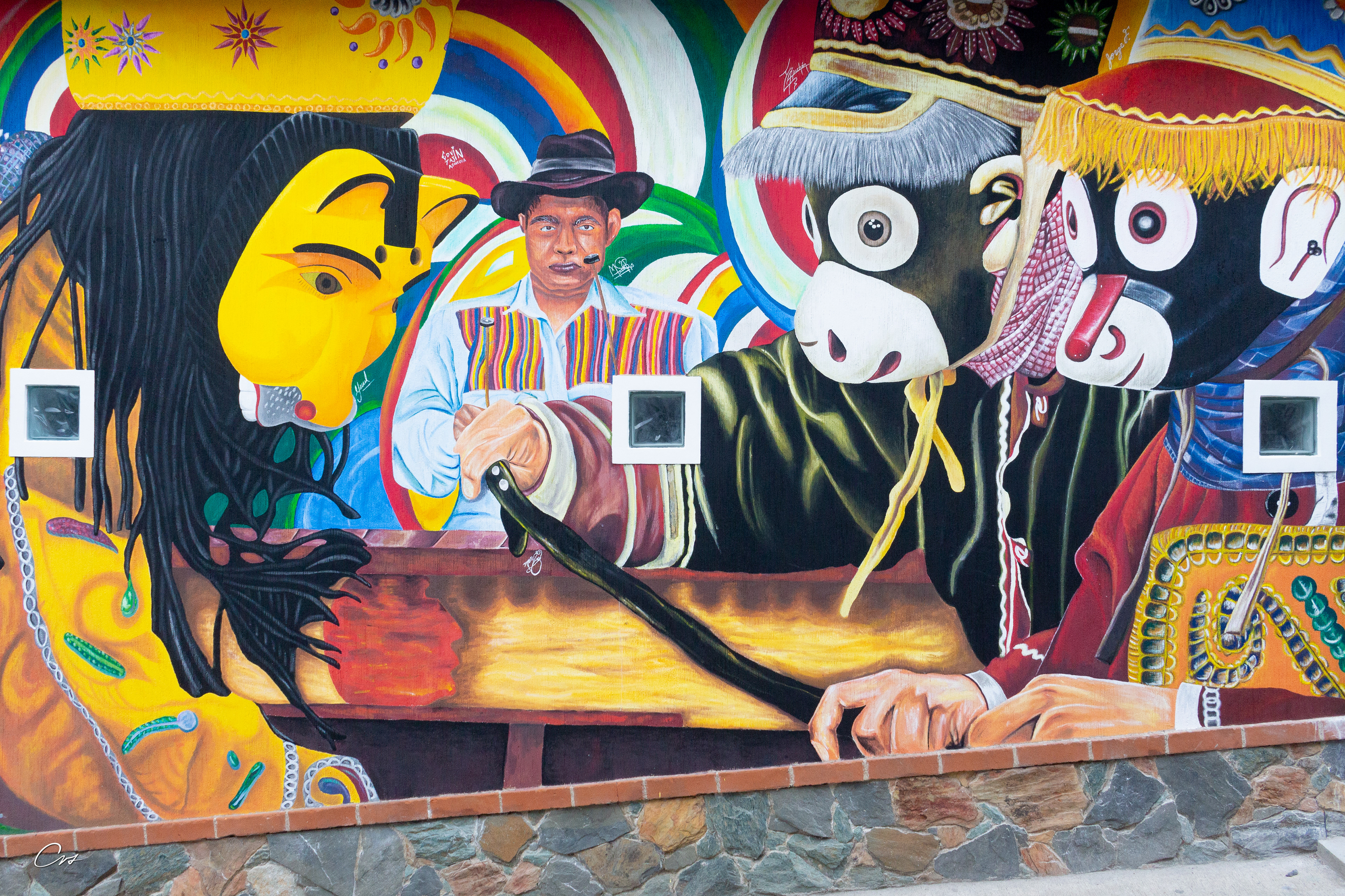 TÍTULO: LA REJUNTA DE LOS MICOS DE FERIA. ARTISTAS: GABRIEL GALLINA TAJIN, MIGUEL ANGEL AJUCHAN, ALVARO FELIPE, JOSUE ALCOR RUCAL, MARVIN CHIS, EDVIN TAJIN AZURDIA, Y KEREN BURRION TOMAS DE SUMPANGO.