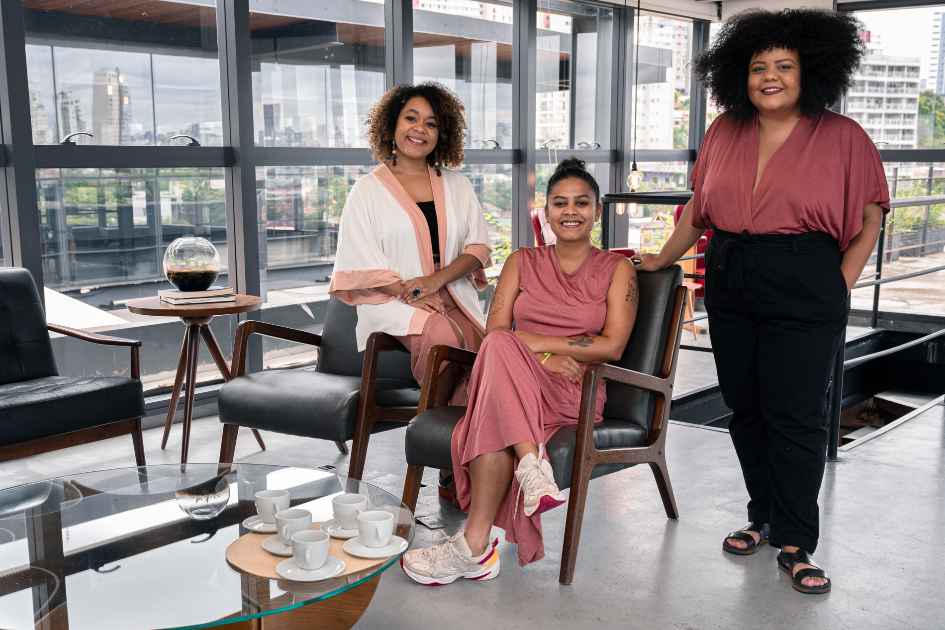 Fundadoras e sócias da consultoria Indique Uma Preta posam para foto no escritório da empresa na Zona Oeste de São Paulo em fevereiro de 2020