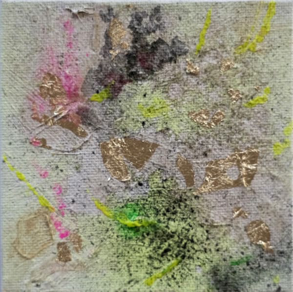 Untitled 01. Acrylic, markers, coal, gold foil. 10 x 10 cm.