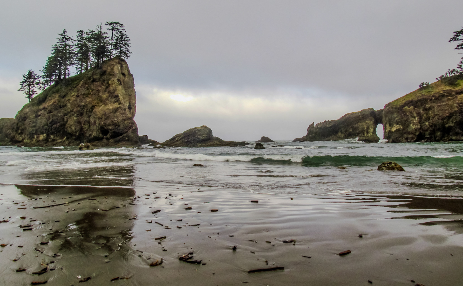 Arch and sea stacks at La Push
