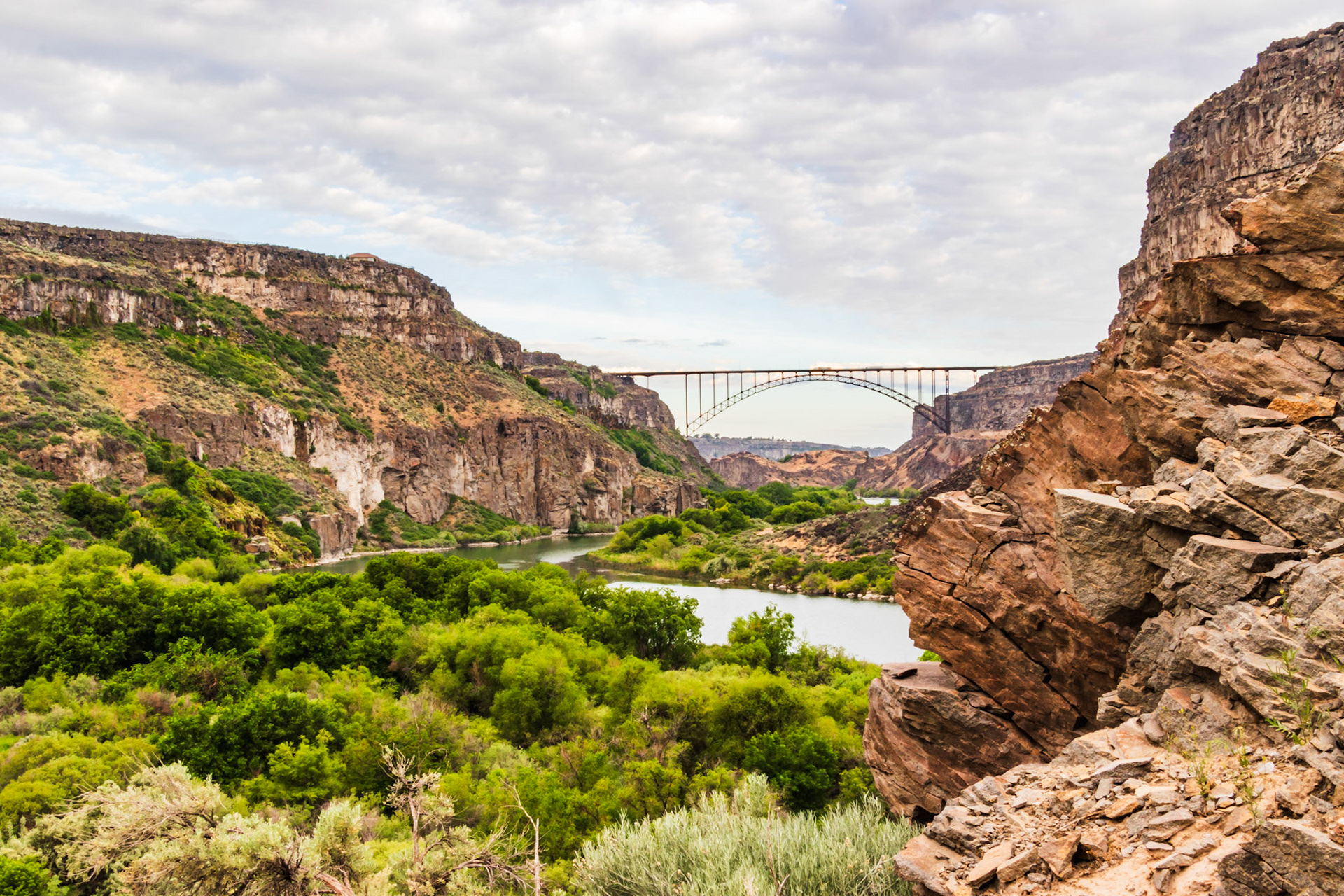 Perrine Bridge from Pillar Falls Trail