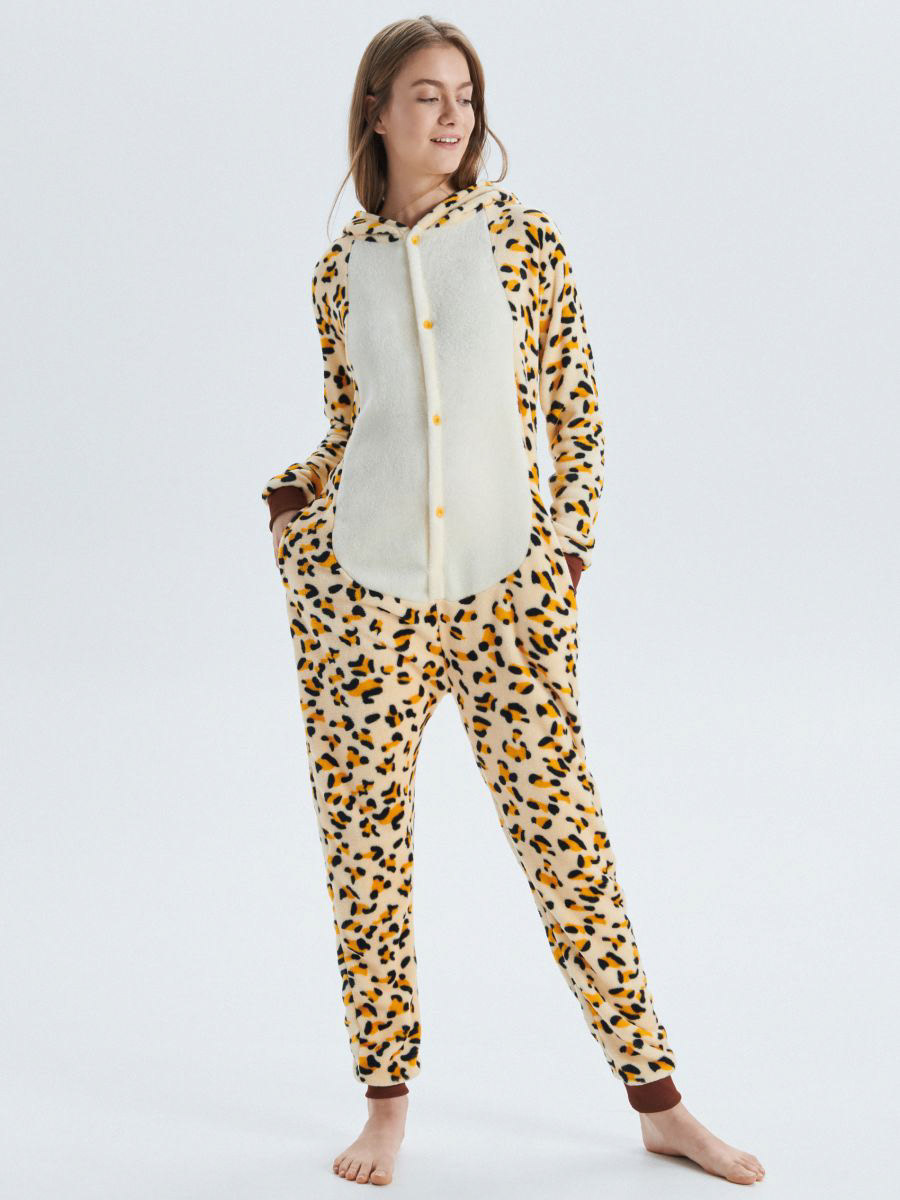 Projekt graficzny: Antonina Car, własność zdjęć CROPP