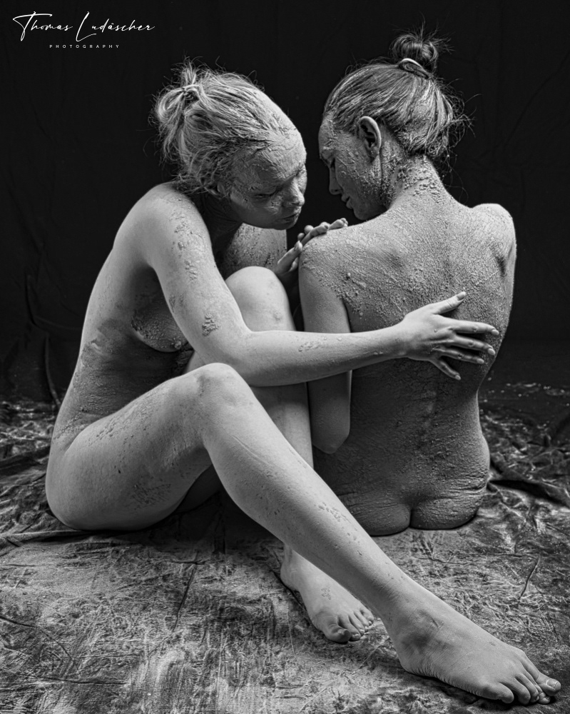 Melanie (li.) & Julia (re.)