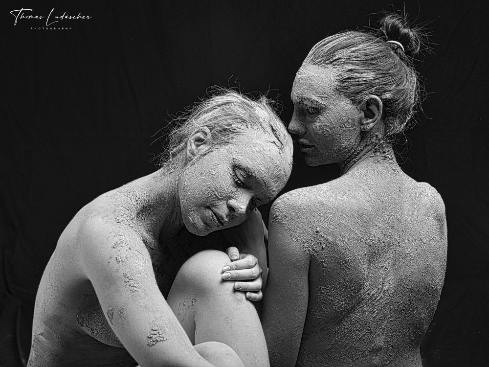 Melanie (li.) & Julia (re.)