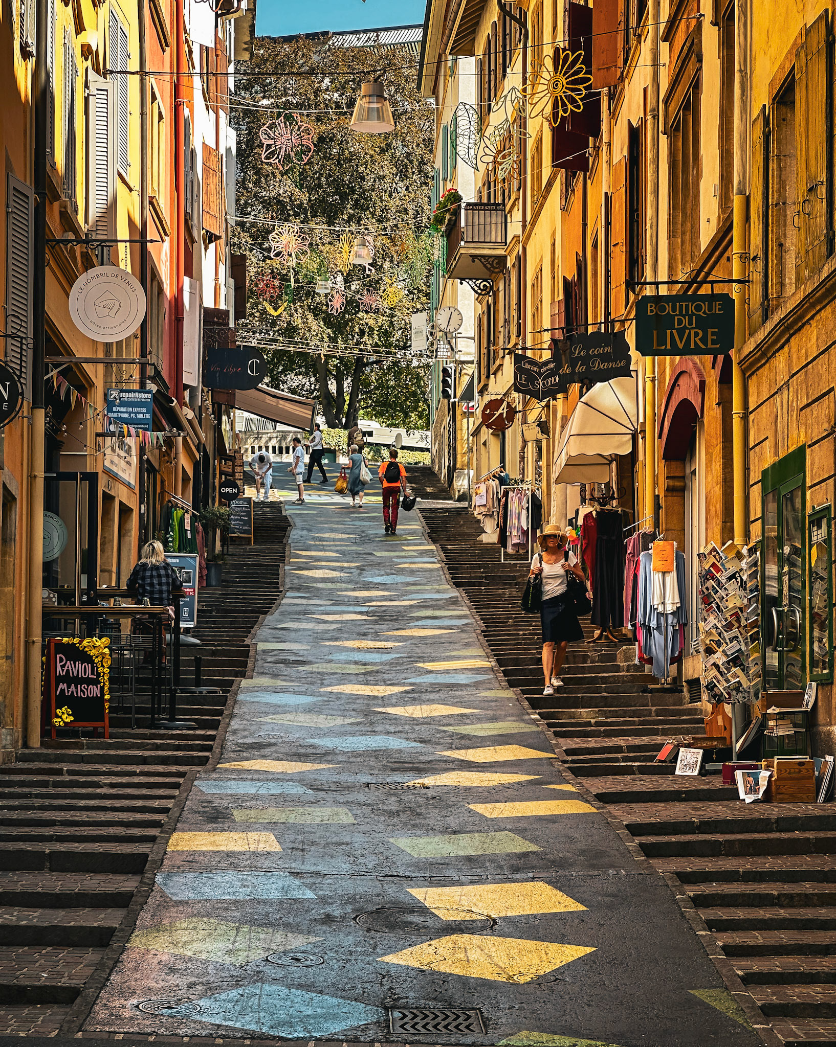 Neuchatel Street