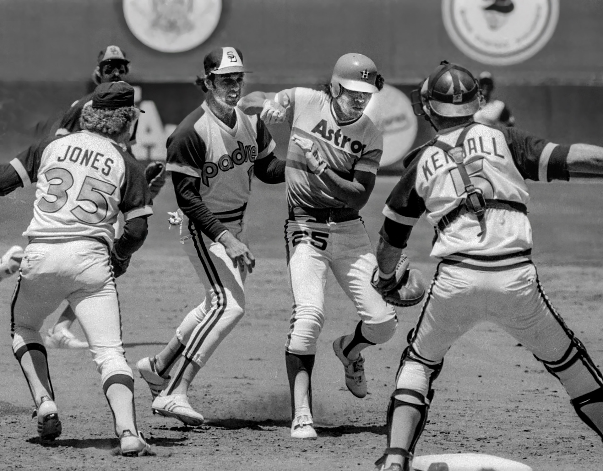 Houston Astors’ Jose Cruz Caught in Squeeze Play