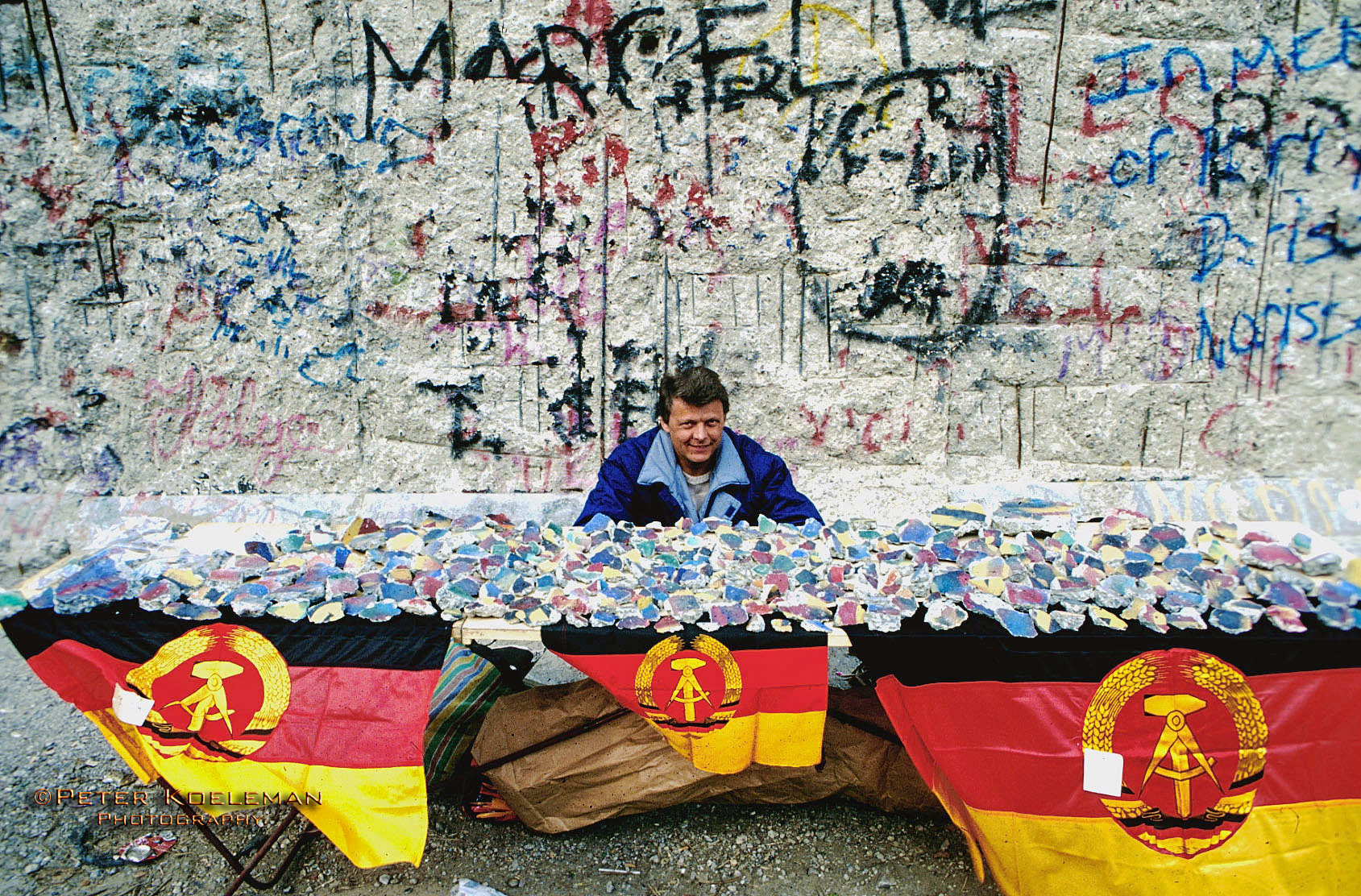 Selling Pieces of the Wall - Berlin 1990