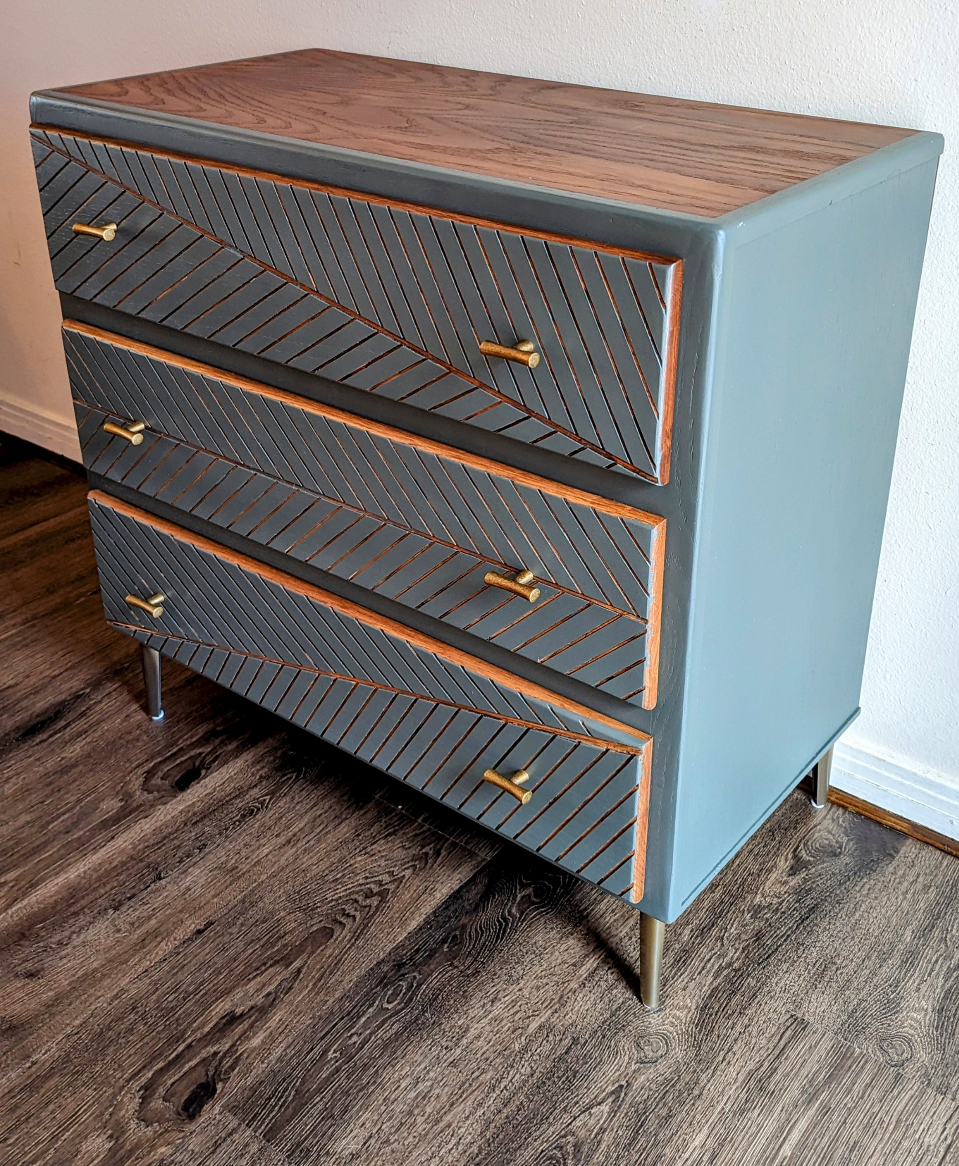 Solid Oak 3 Drawer with custom engraving