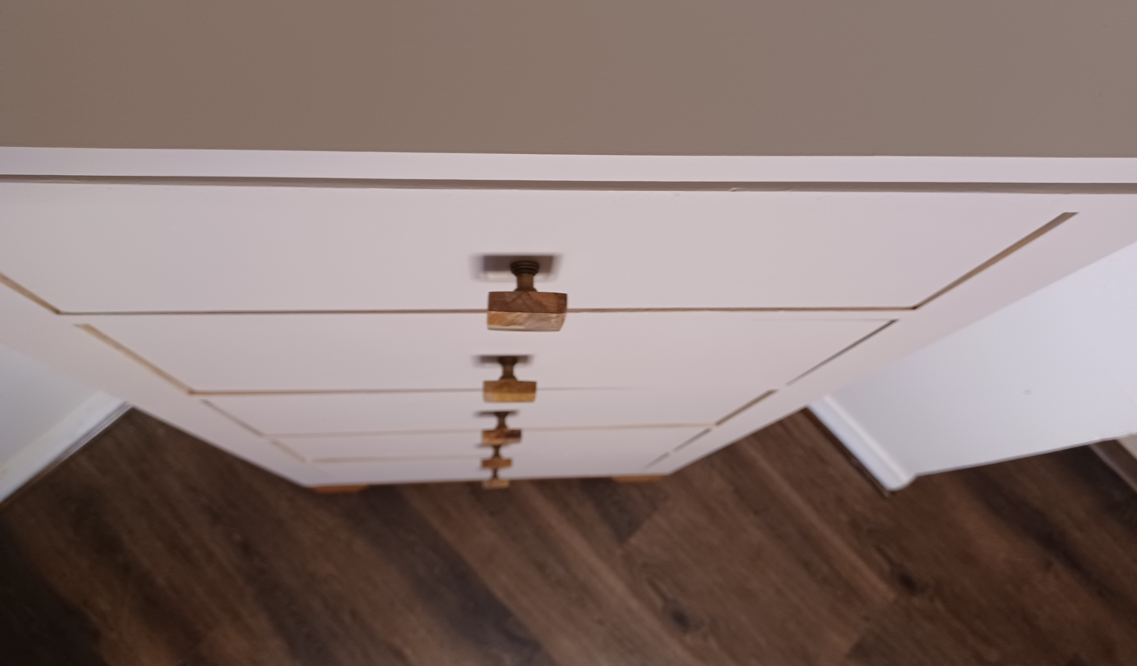 Tall 5 Drawer Dresser with Wood resin knobs