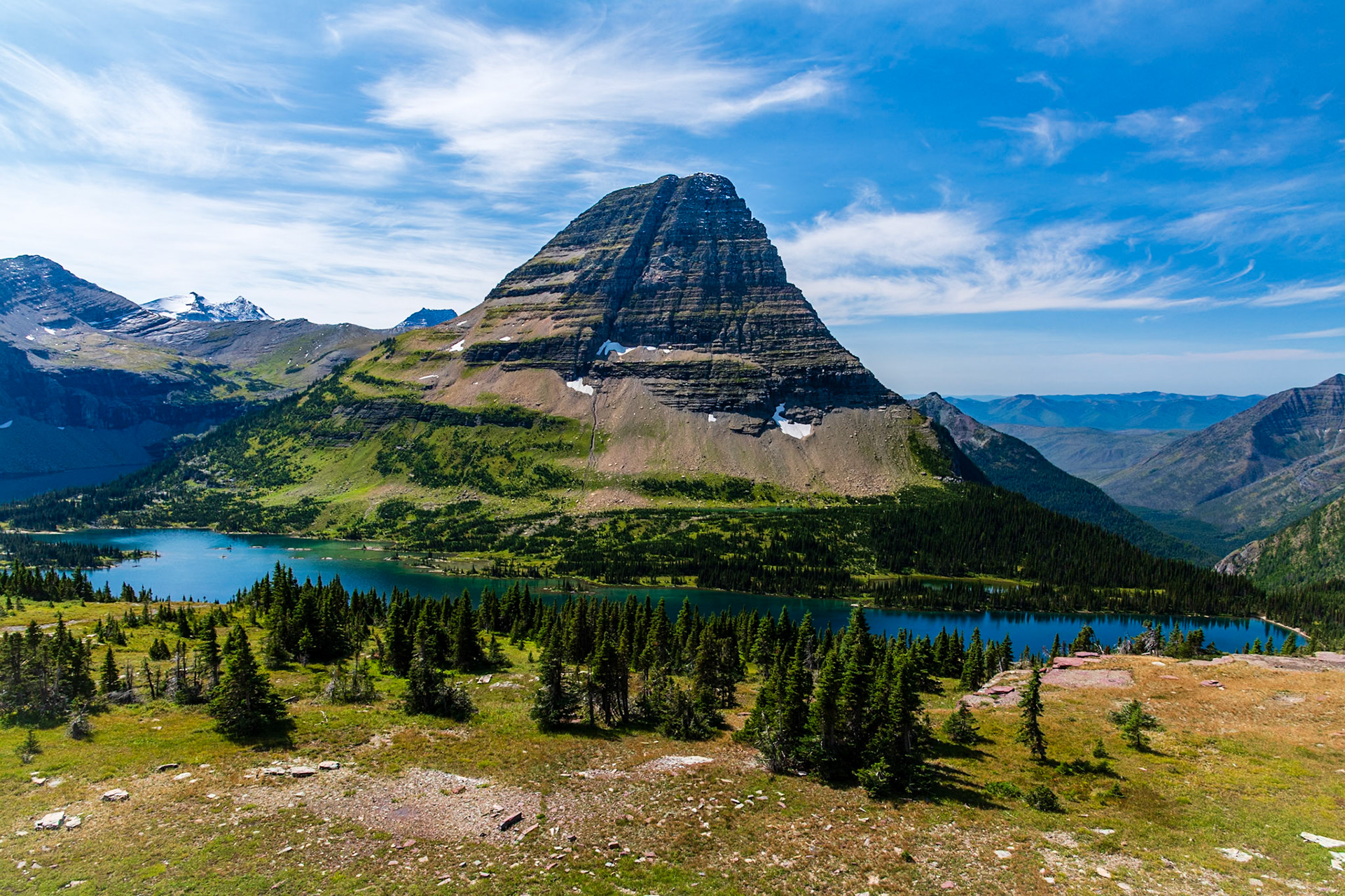 Hidden Lake and Bearhat Mountain from Hidden Lake Overlook.
