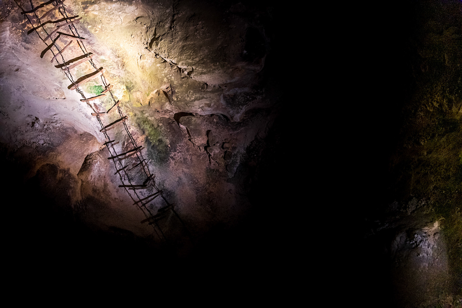 Old Ladder Descending Further