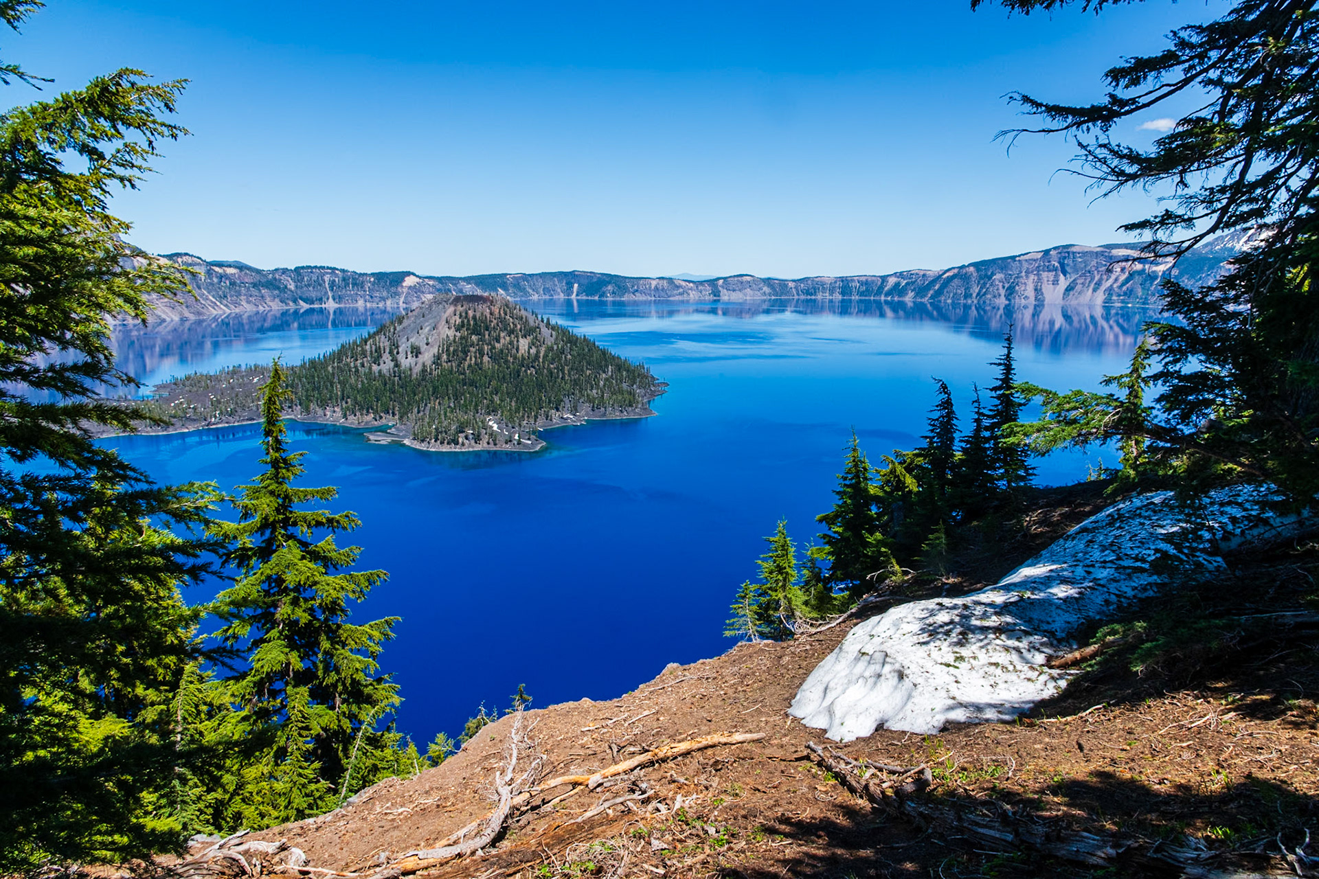 Crater Lake and Wizard Island from Discovery Point Trail