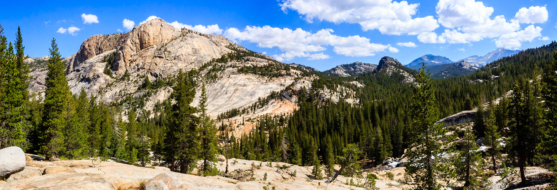 Panorama stretching from the entrance of the Grand Canyon of the Tuolumne (left) to Mount Conness (right)