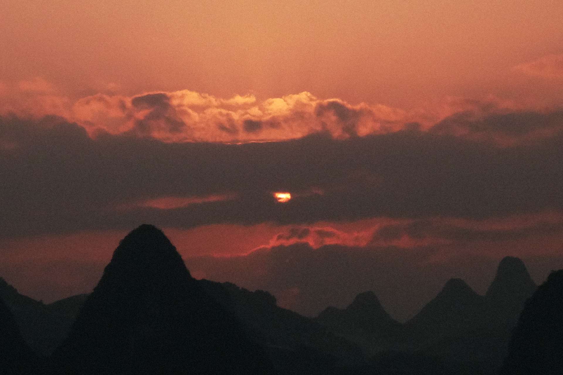 [FASTFLASH] Light As Sun Hides. Laozhaishan