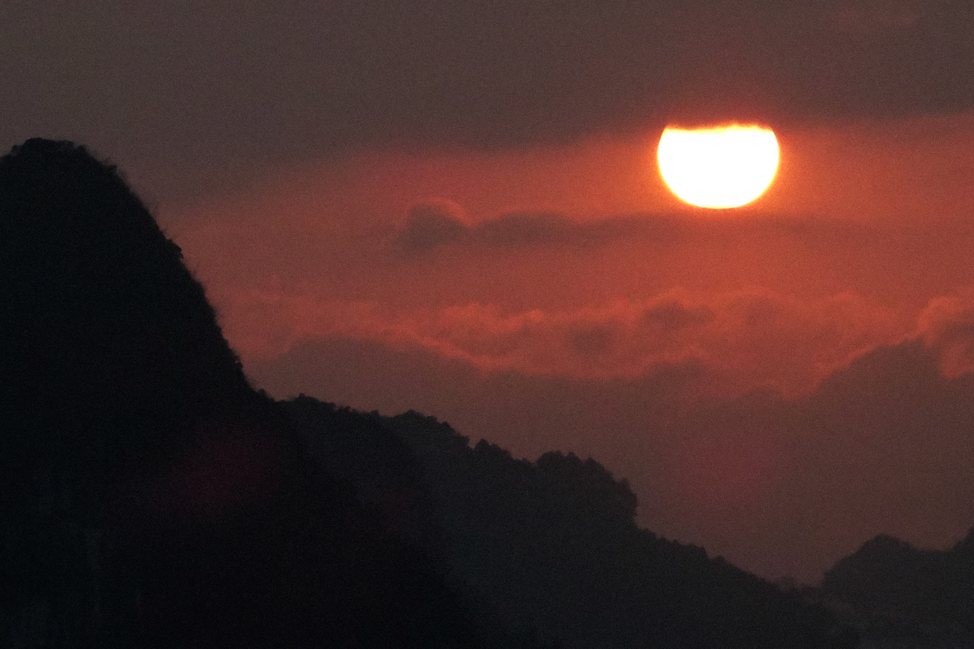 [FASTFLASH] Light As Sun Hides. Laozhaishan