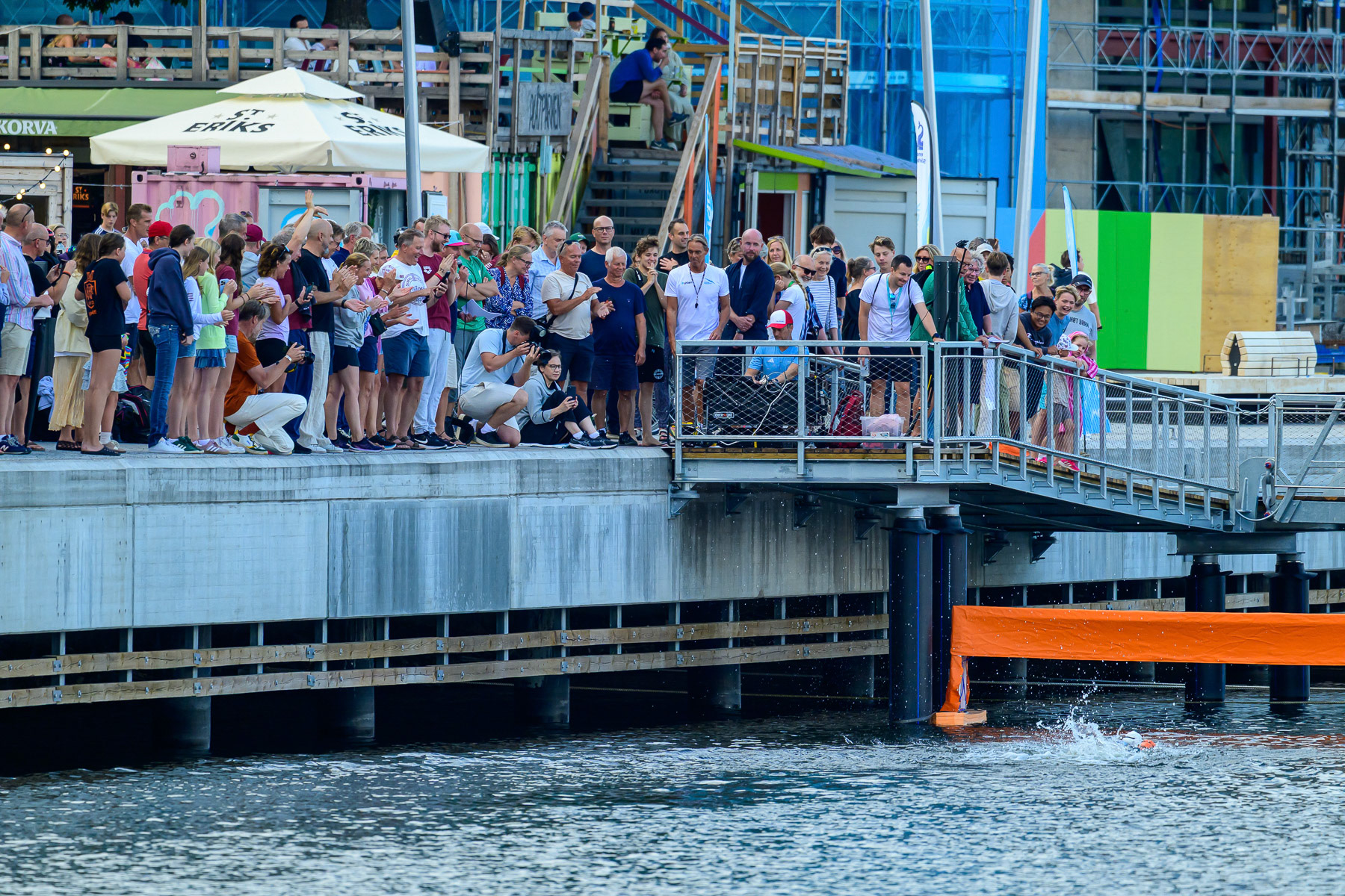 Fredag 15/8 Mix Lagsimning 4 x 1250m USM och SM 16.00 och 17.30. © Fotograf: Pablo Anttila
