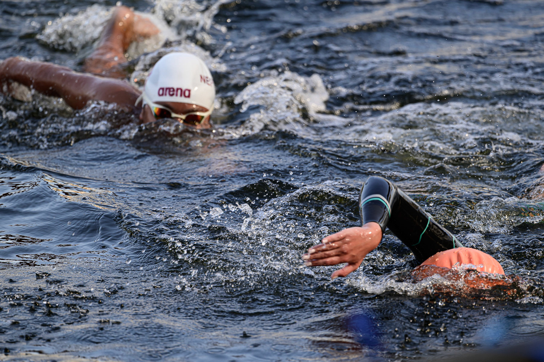 Fredag 15/8 Mix Lagsimning 4 x 1250m USM och SM 16.00 och 17.30. © Fotograf: Pablo Anttila