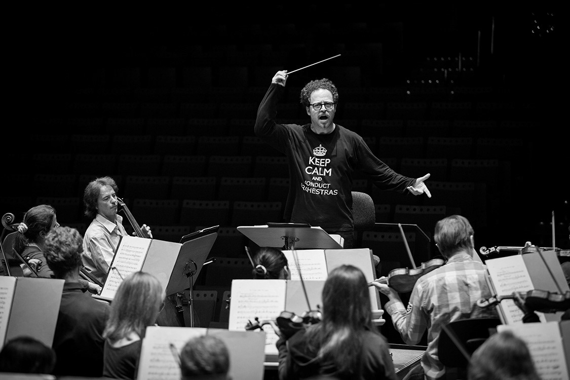 Keep calm and conduct orchestras