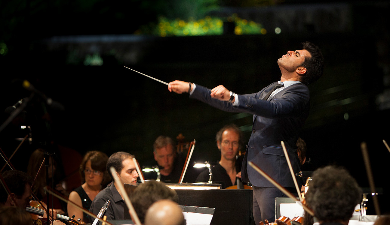 Arturo Díez Boscovich, conductor