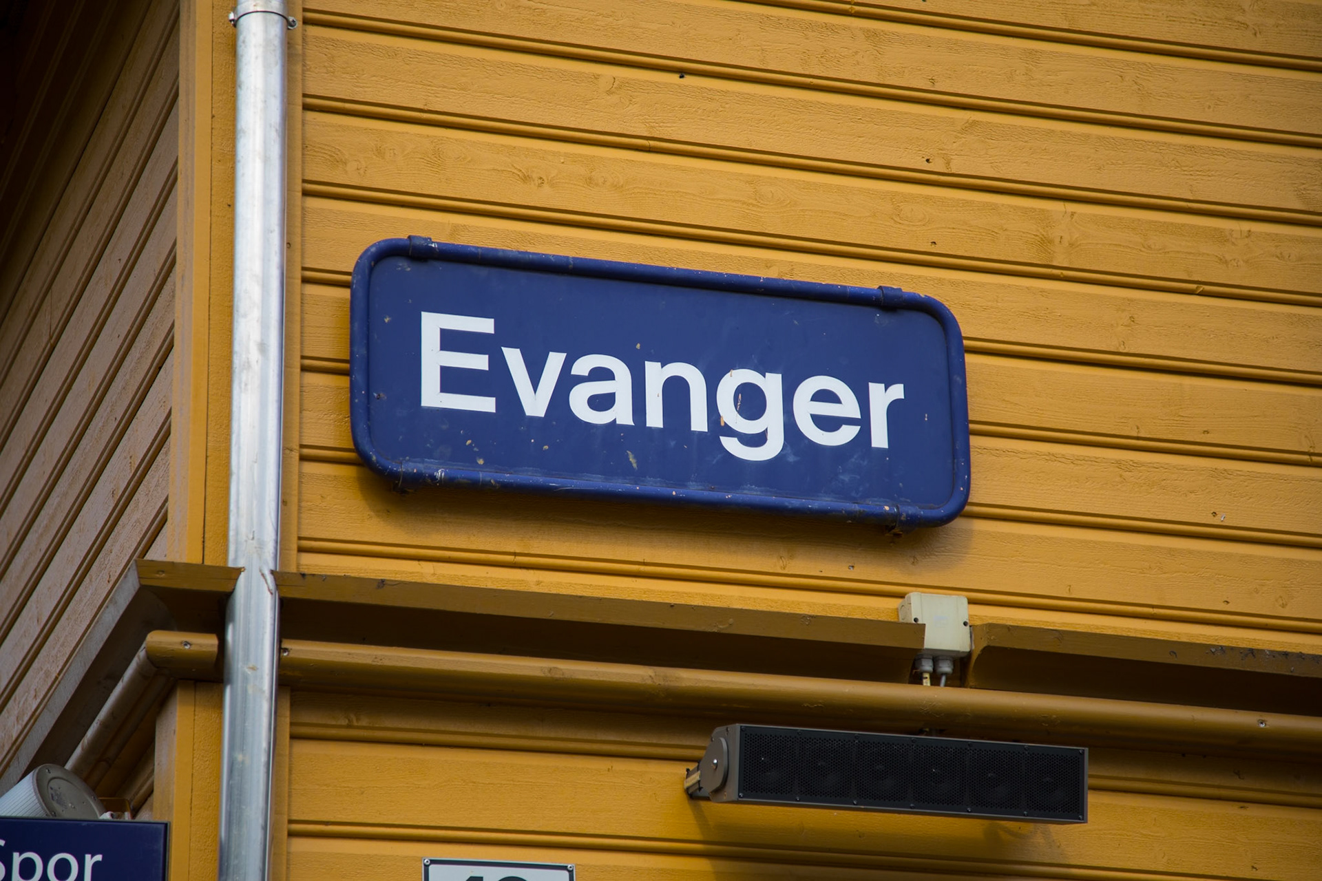 Gateway to the Hernes area