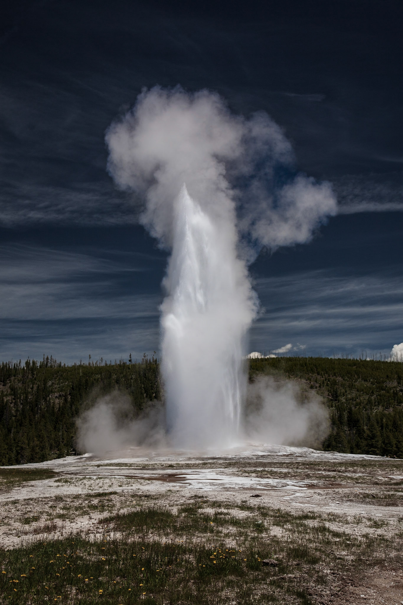 Old Faithful, Yellowstone National Park, Wyoming