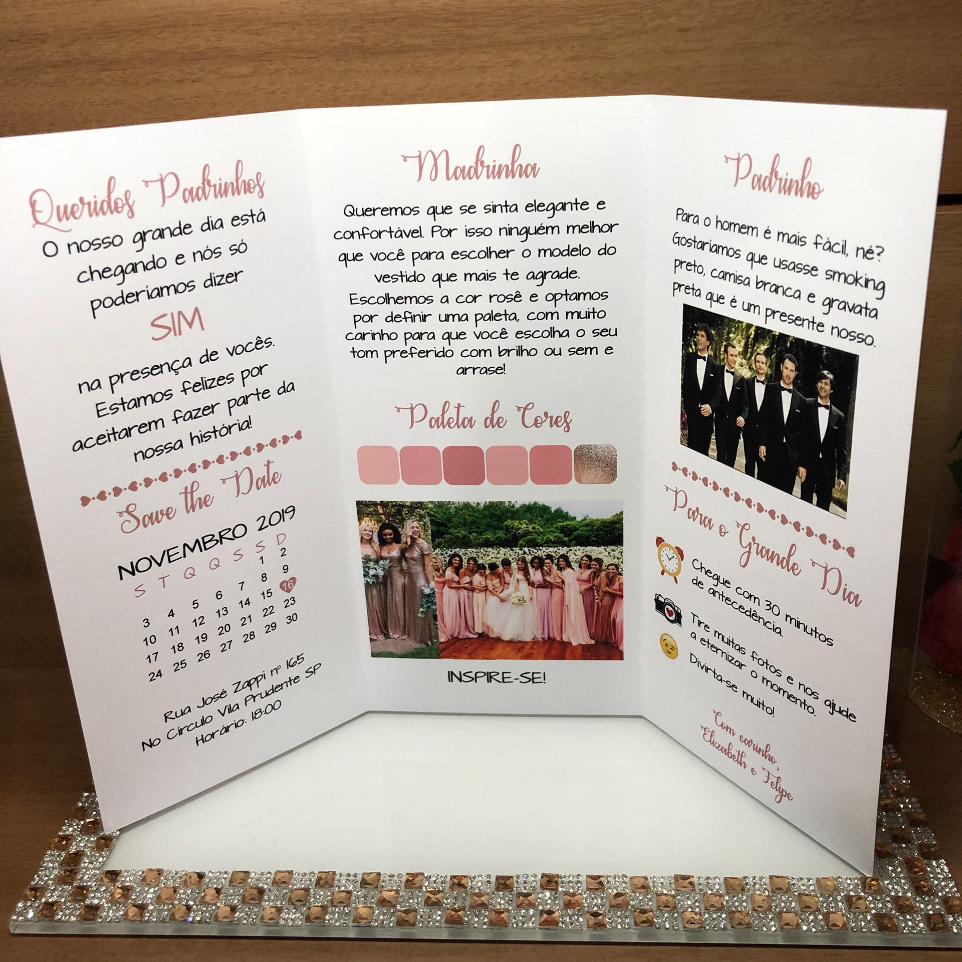 Detalhe da paleta com um tom rosé brilho