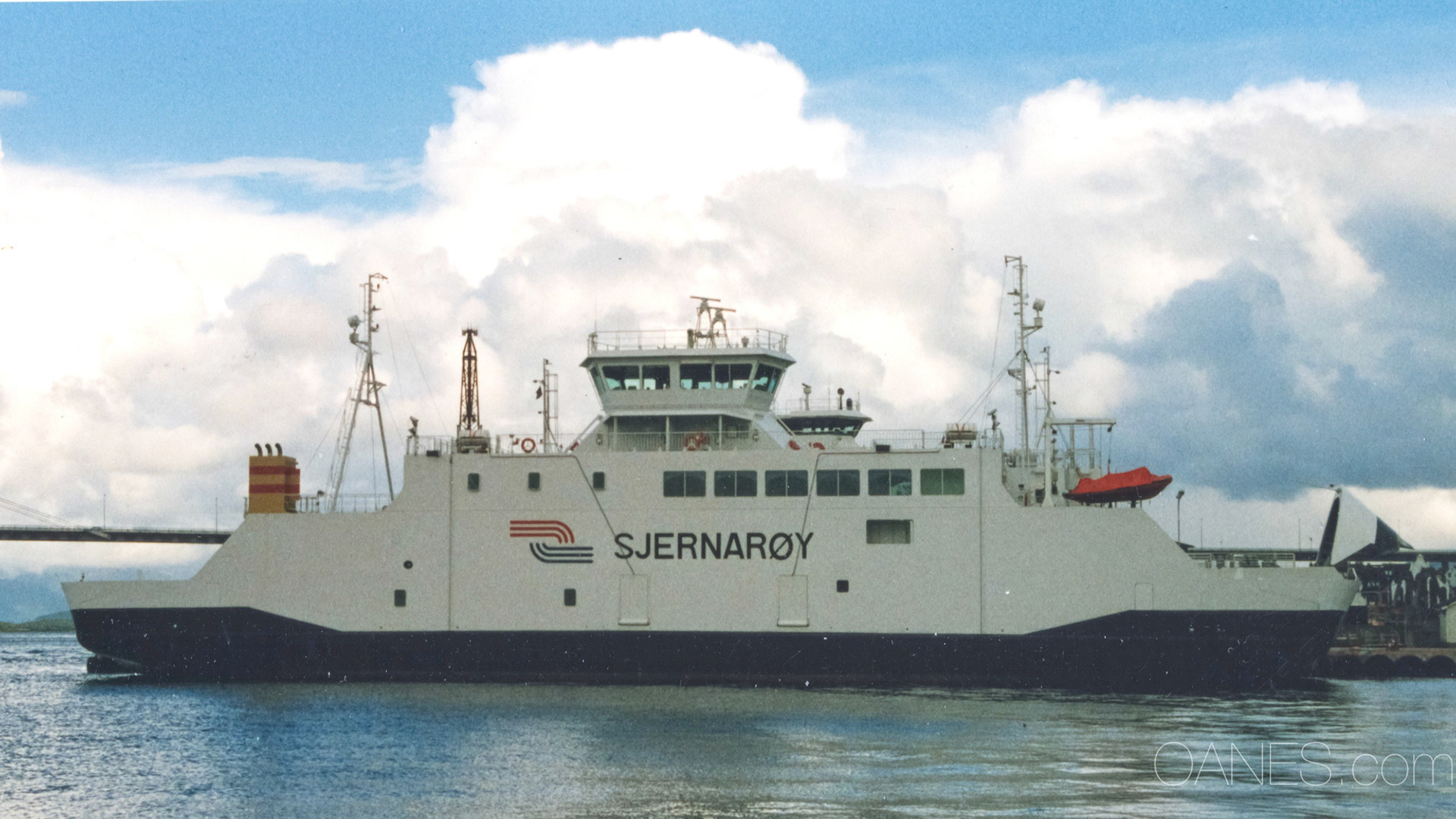 Ein heilt ny Sjernarøy til kai i Stavanger