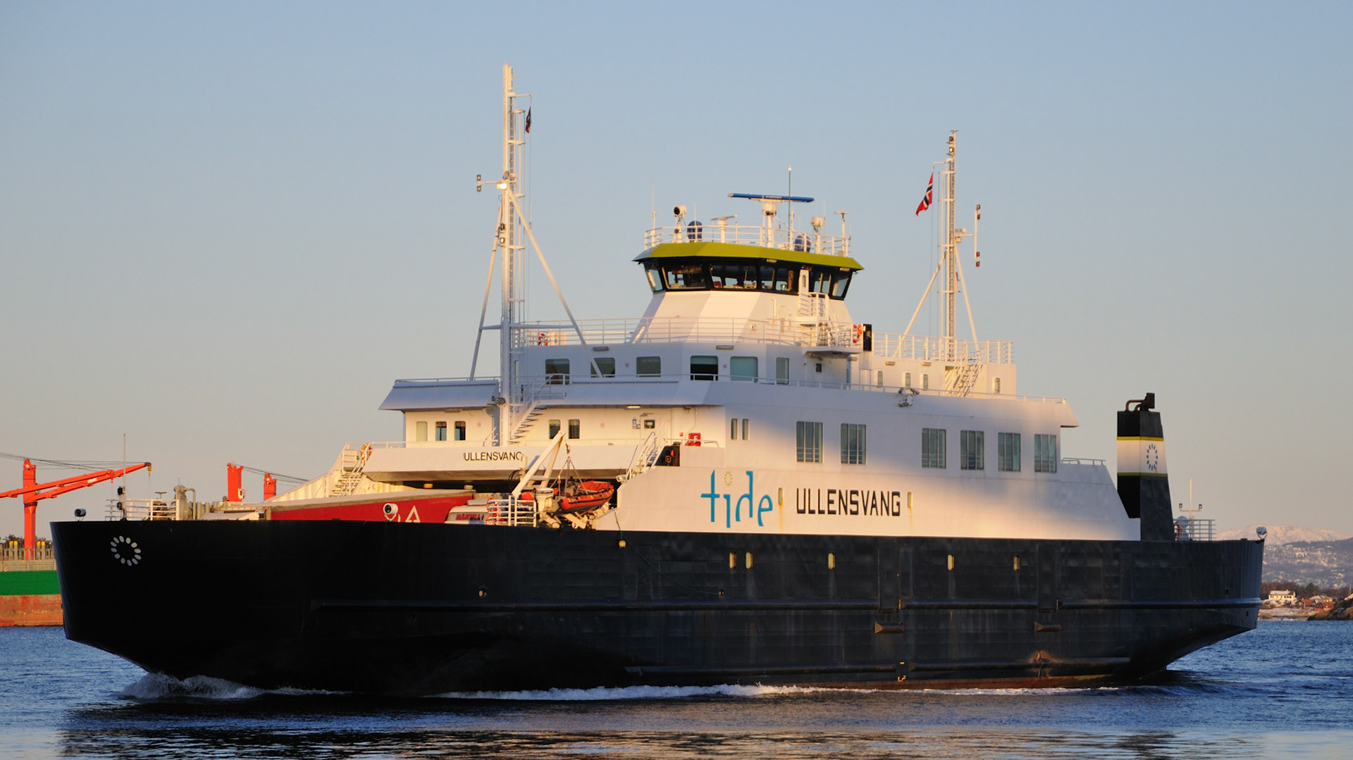 Ullensvang i Stavanger-Tau sambandet