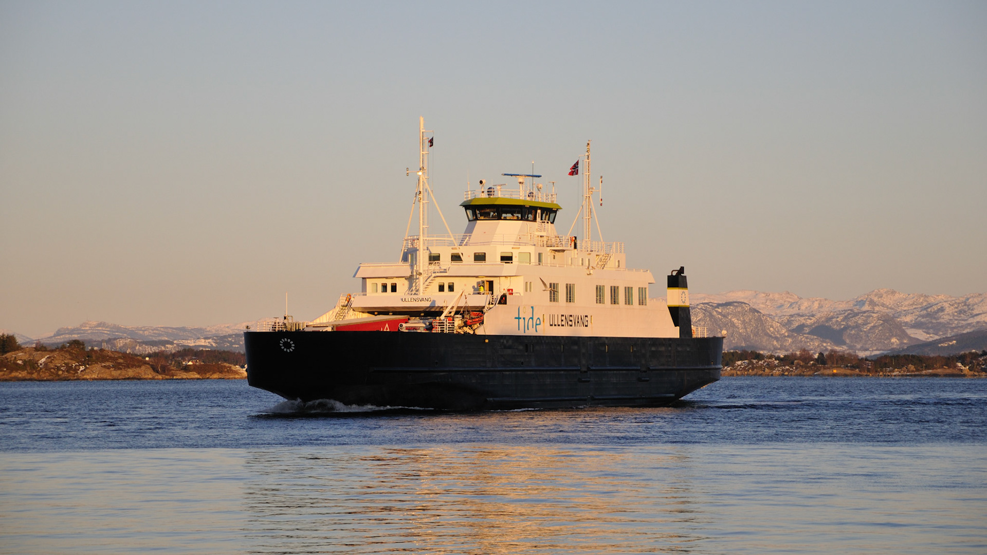Ullensvang i Stavanger-Tau sambandet