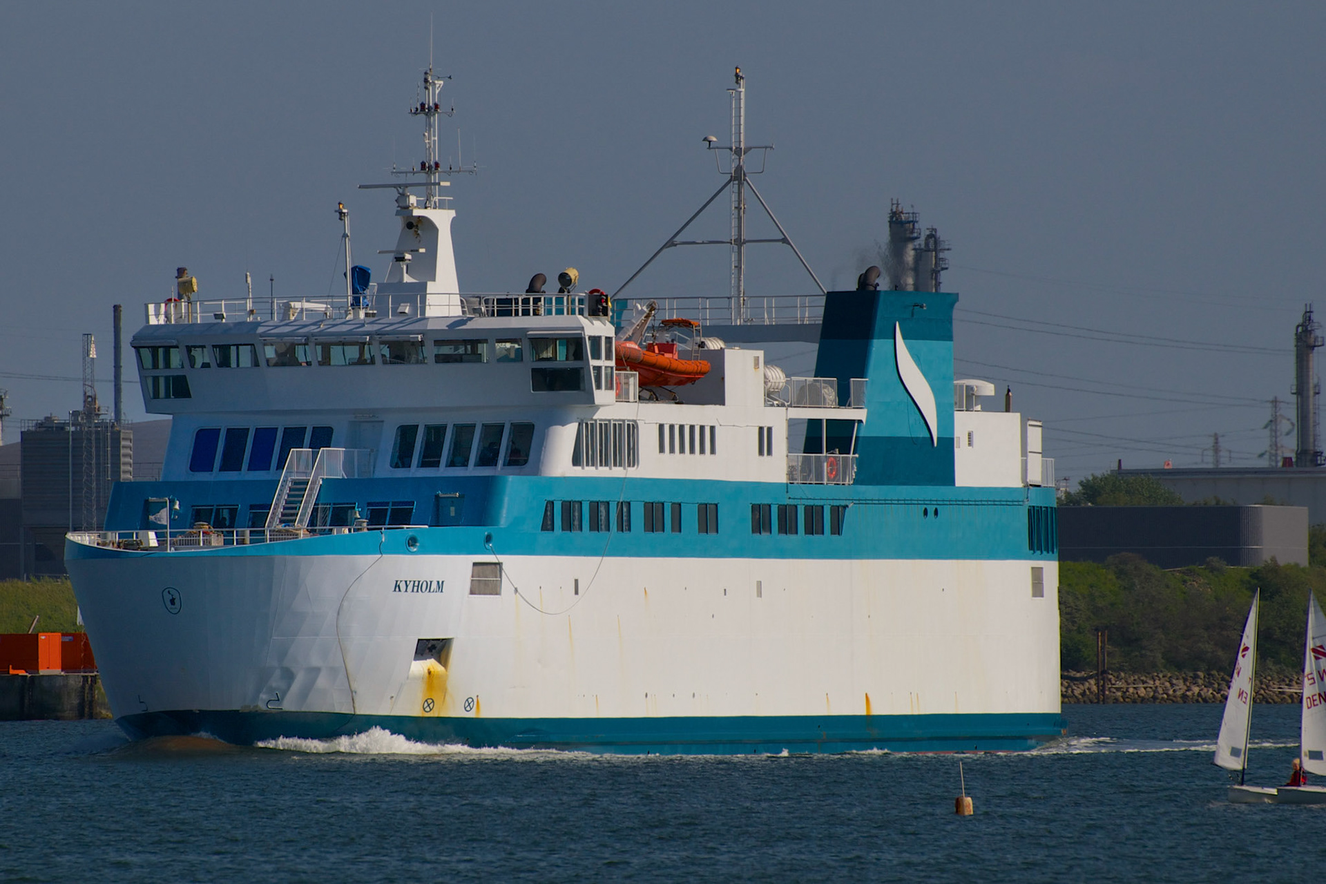 Kyholm anløper Kalundborg (DK)