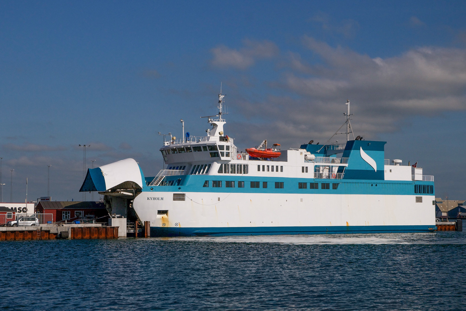 Kyholm anløper Kalundborg (DK)
