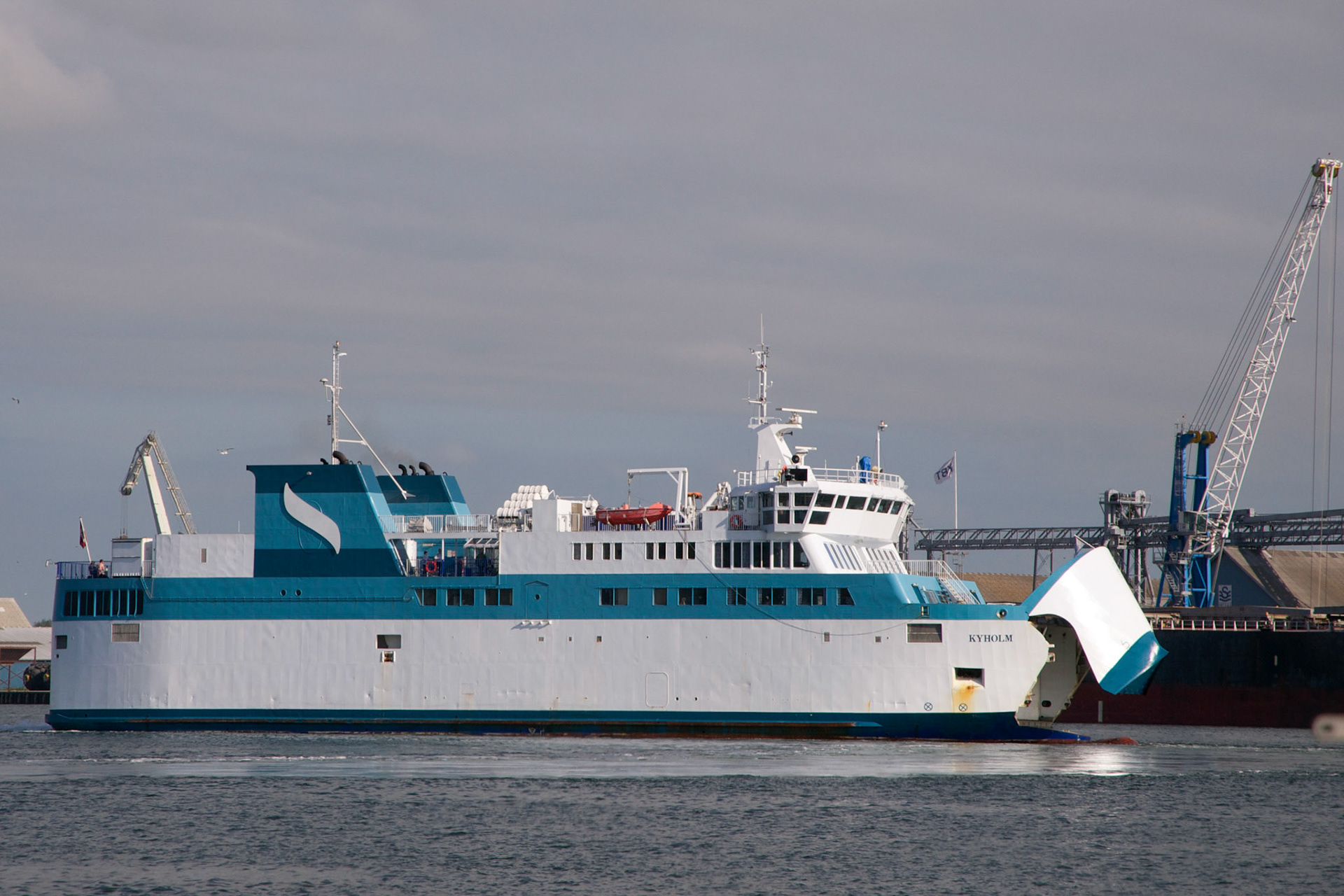 Kyholm anløper Kalundborg (DK)