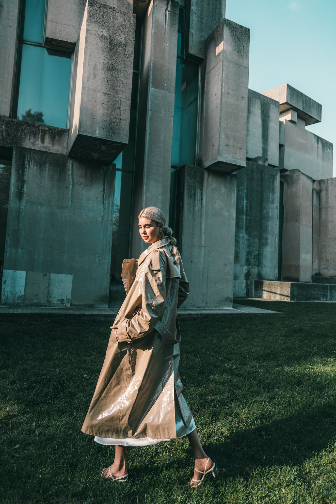 Photographer: Valerie Voithofer

Model: Isabel Lainer

Agency stellamodels

Hair6MakeUp Susi Kirchberger