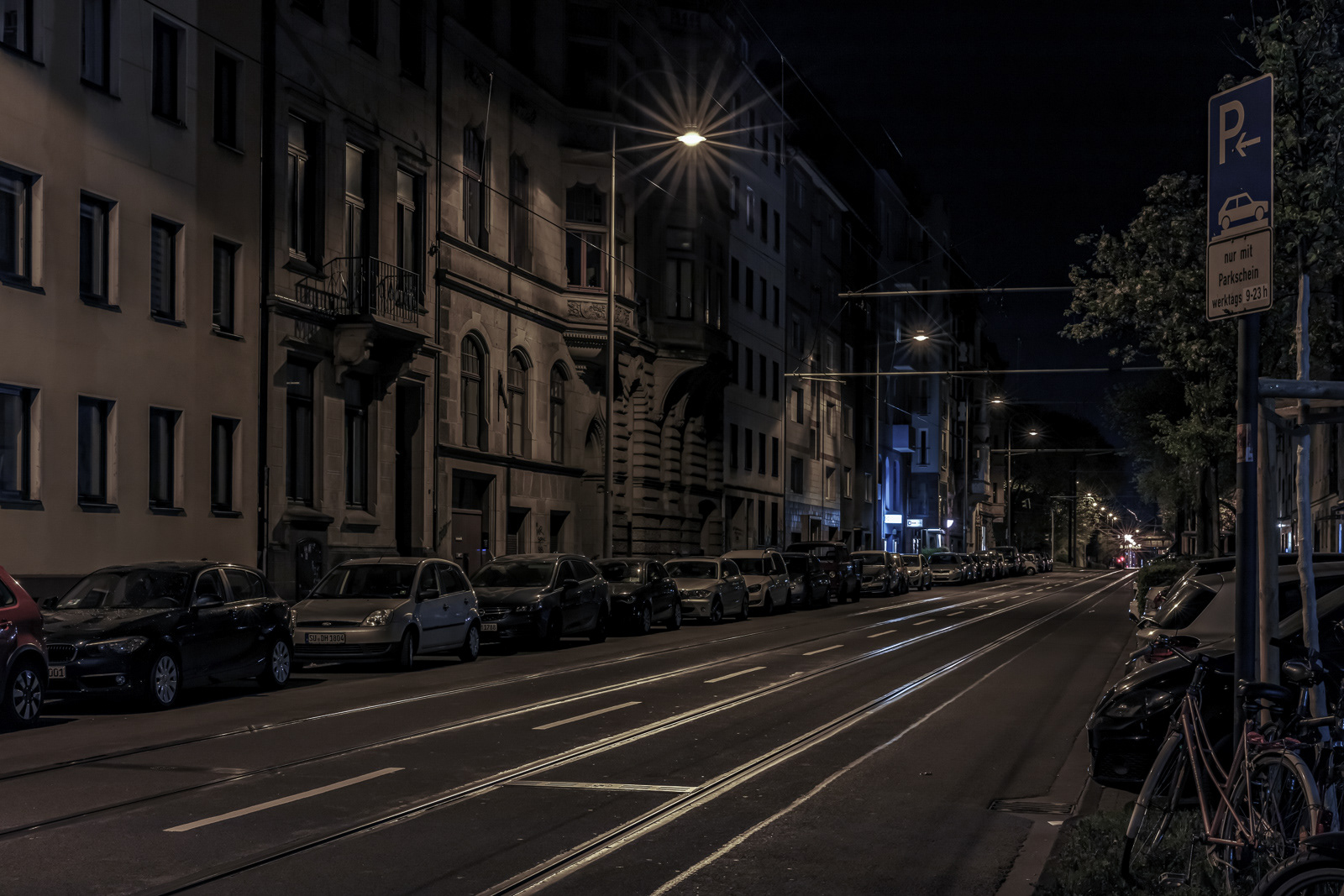 Eifelstraße, aufgenommen Ecke Burgunderstraße, Blick Richtung Eifelplatz