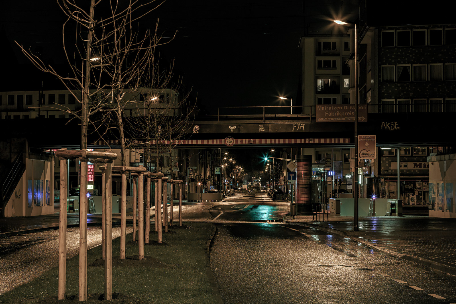 Bonner Straße, aufgenommen Höhe Koblenzer Straße, Blick Richtung Ringe