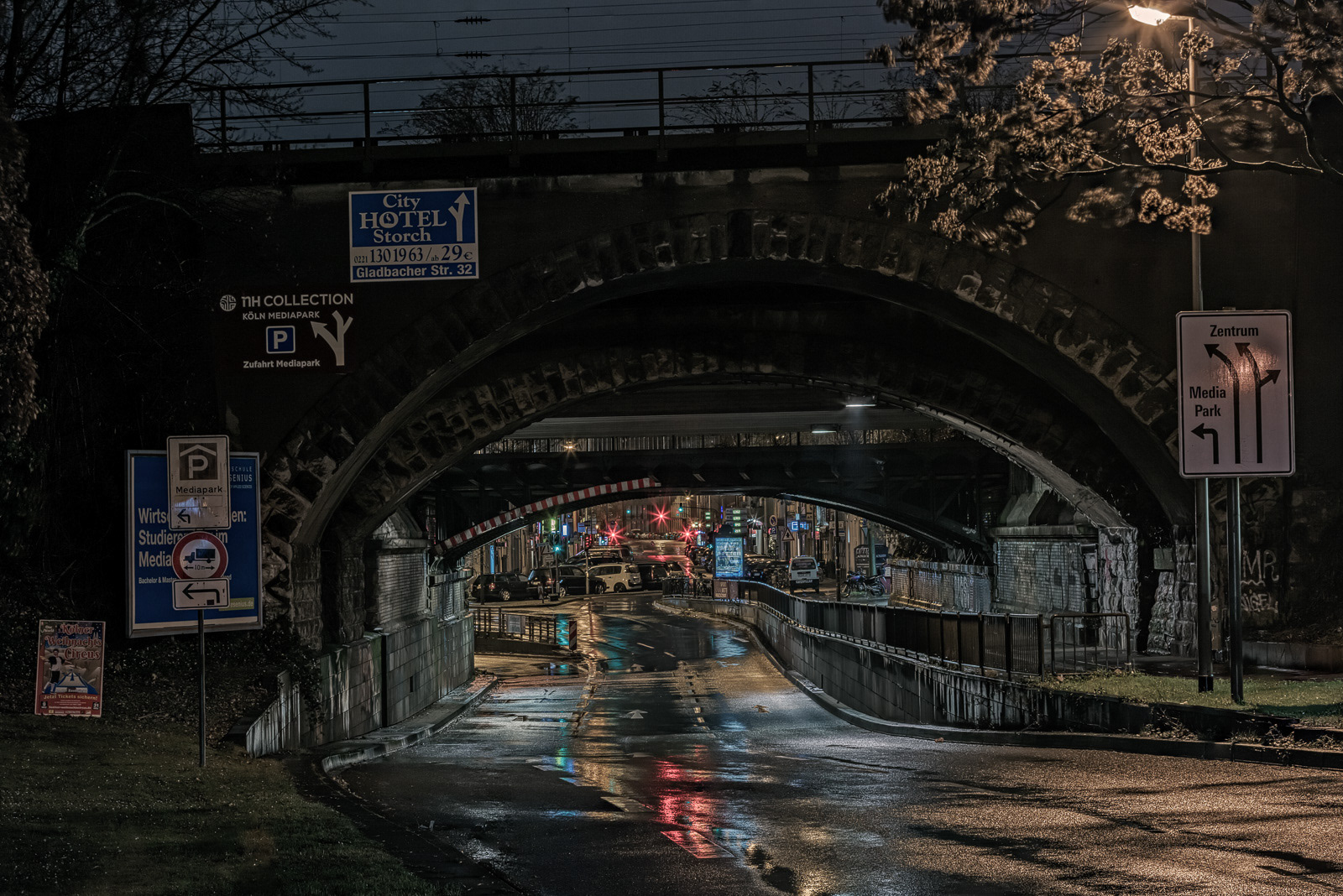 Subbelrather Straße, aufgenommen Höhe Venloer Wall, Blick Richtung Ringe