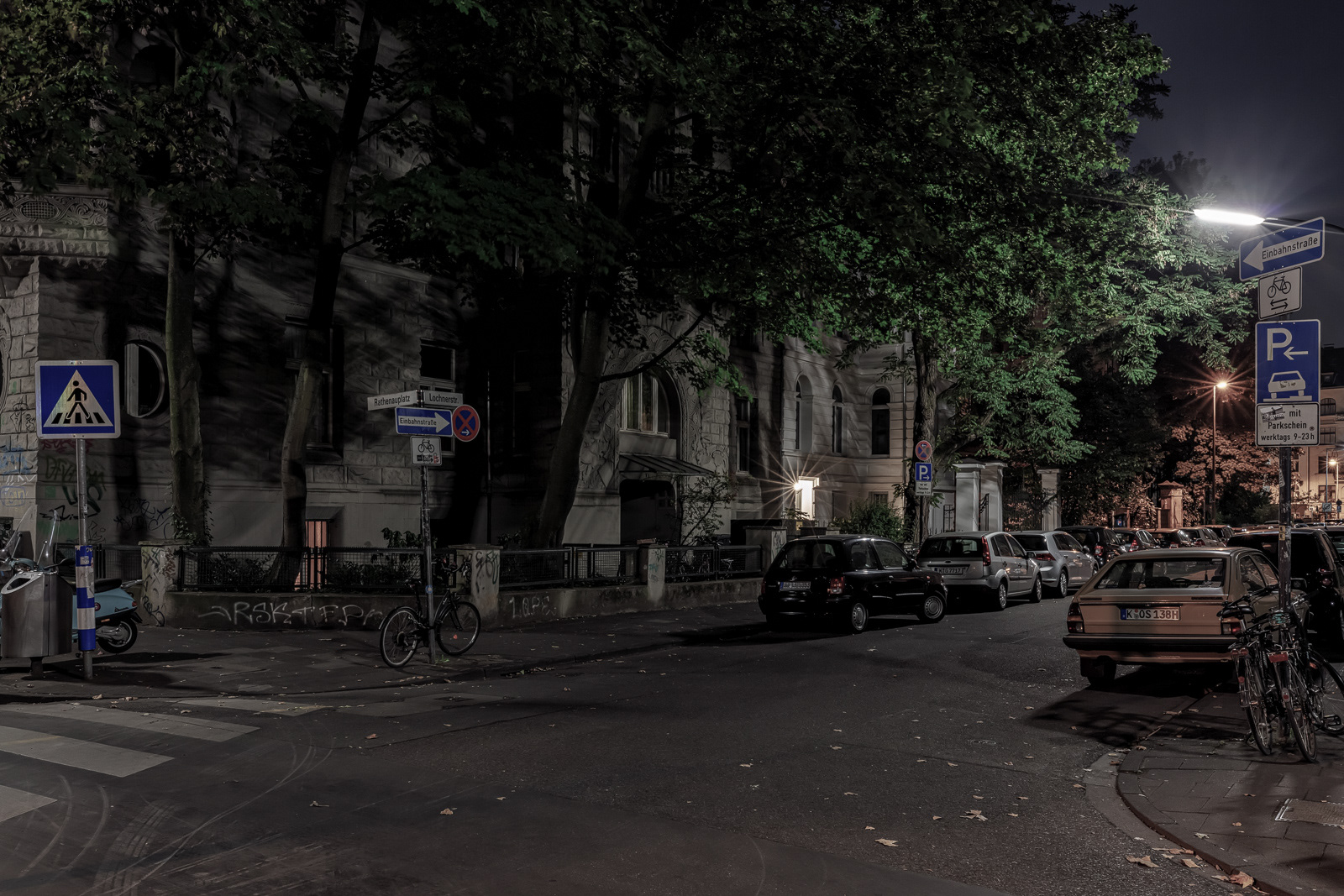 Lochnerstraße, aufgenommen Ecke Rathenauplatz, Blick Richtung Dasselstraße